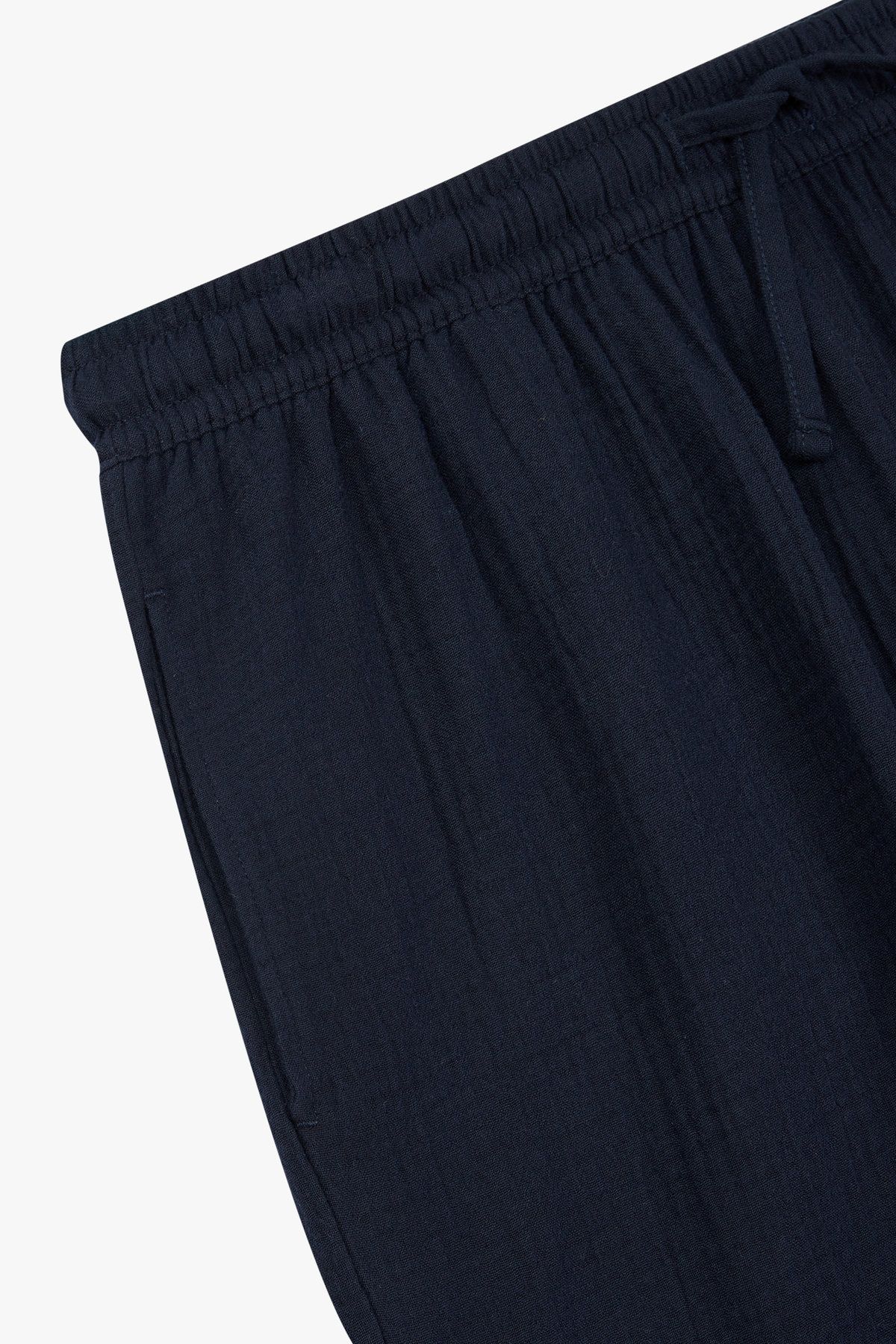 엠포리오 아르마니 언더웨어(EMPORIO ARMANI UNDERWEAR) 남성 크레이프 라운지 버뮤다 쇼츠_네이비 0815131008