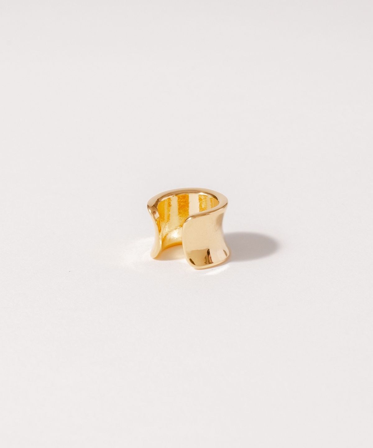 노비스도쿄(NOVICE TOKYO) 리버스 라운드 이어커프 Reverse Round Ear Cuff / Gold