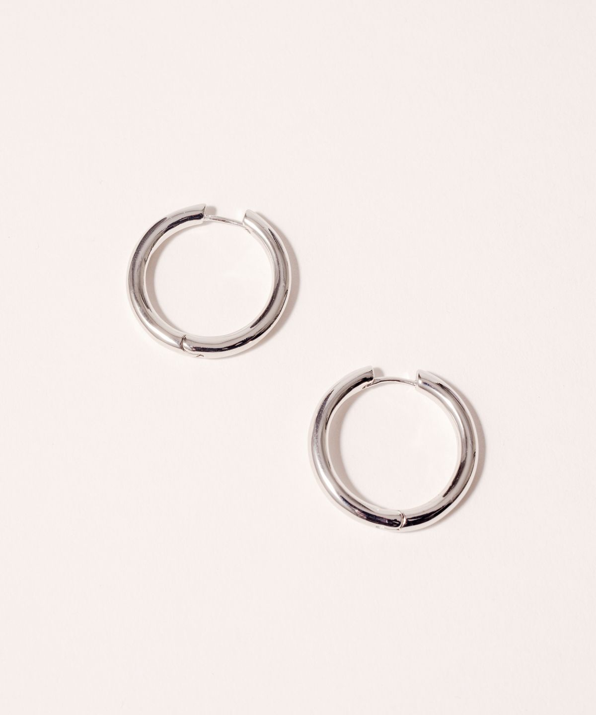 노비스도쿄(NOVICE TOKYO) 링 후프 피어스 Ring Hoop Pierce / Silver