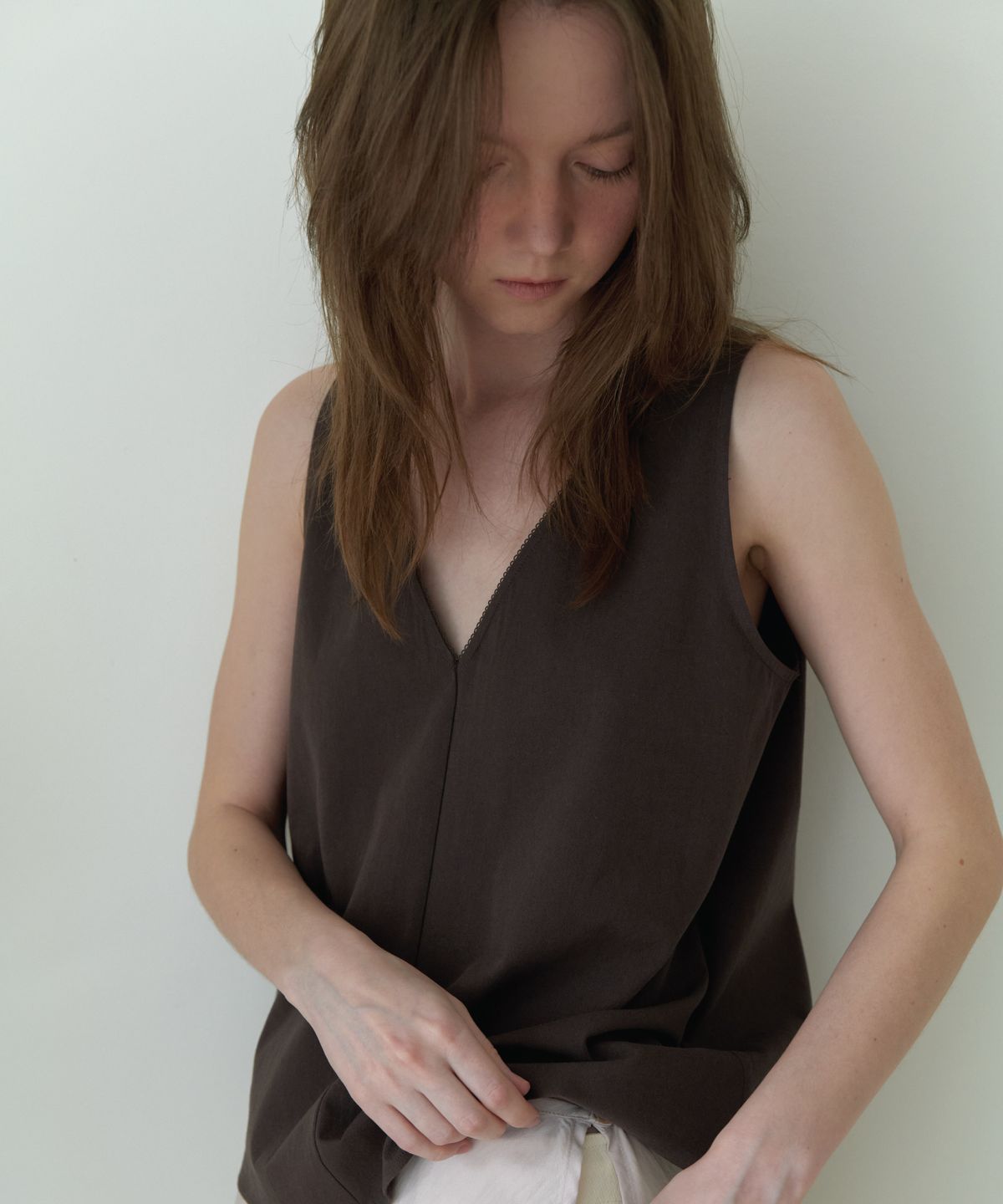 앤테(AENTE) V-neck lace Sleeveless - Brown