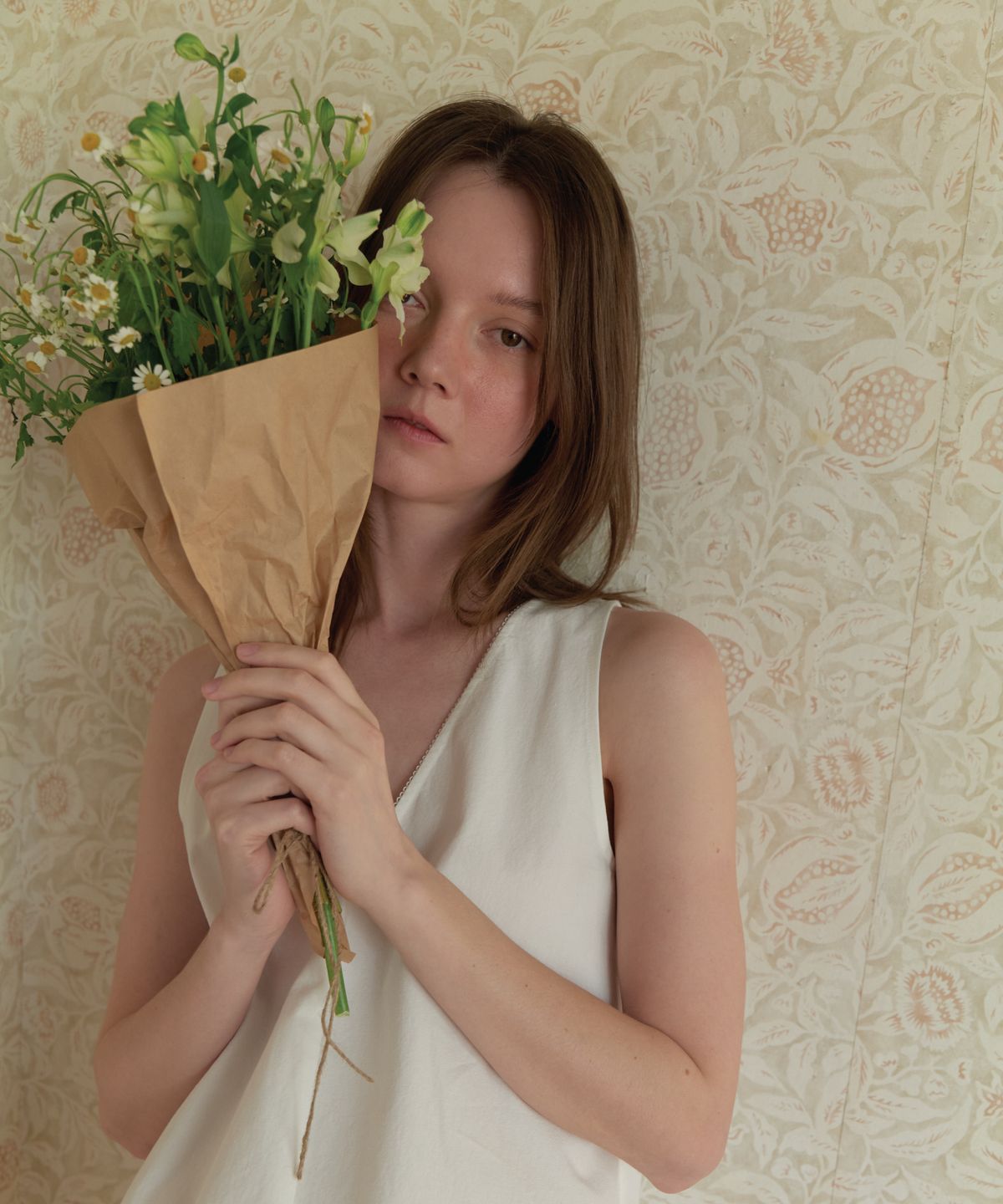 앤테(AENTE) V-neck lace Sleeveless - Ivory
