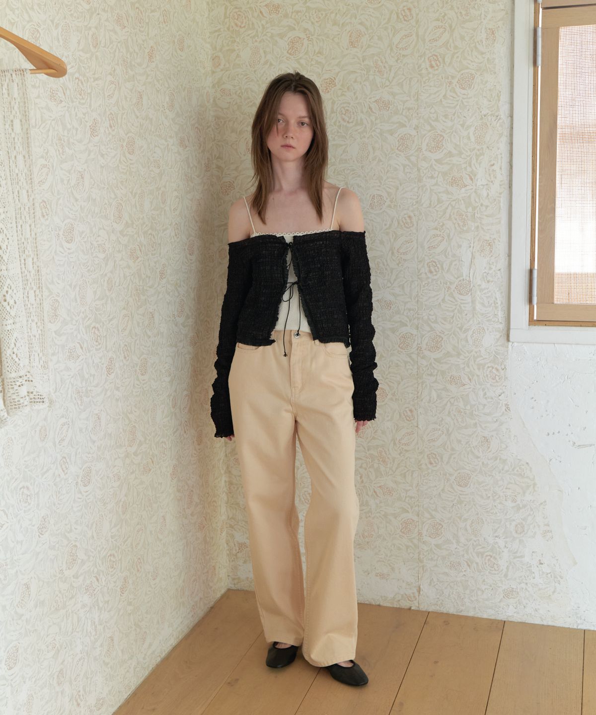 앤테(AENTE) Off shoulder frill cardigan - Balck