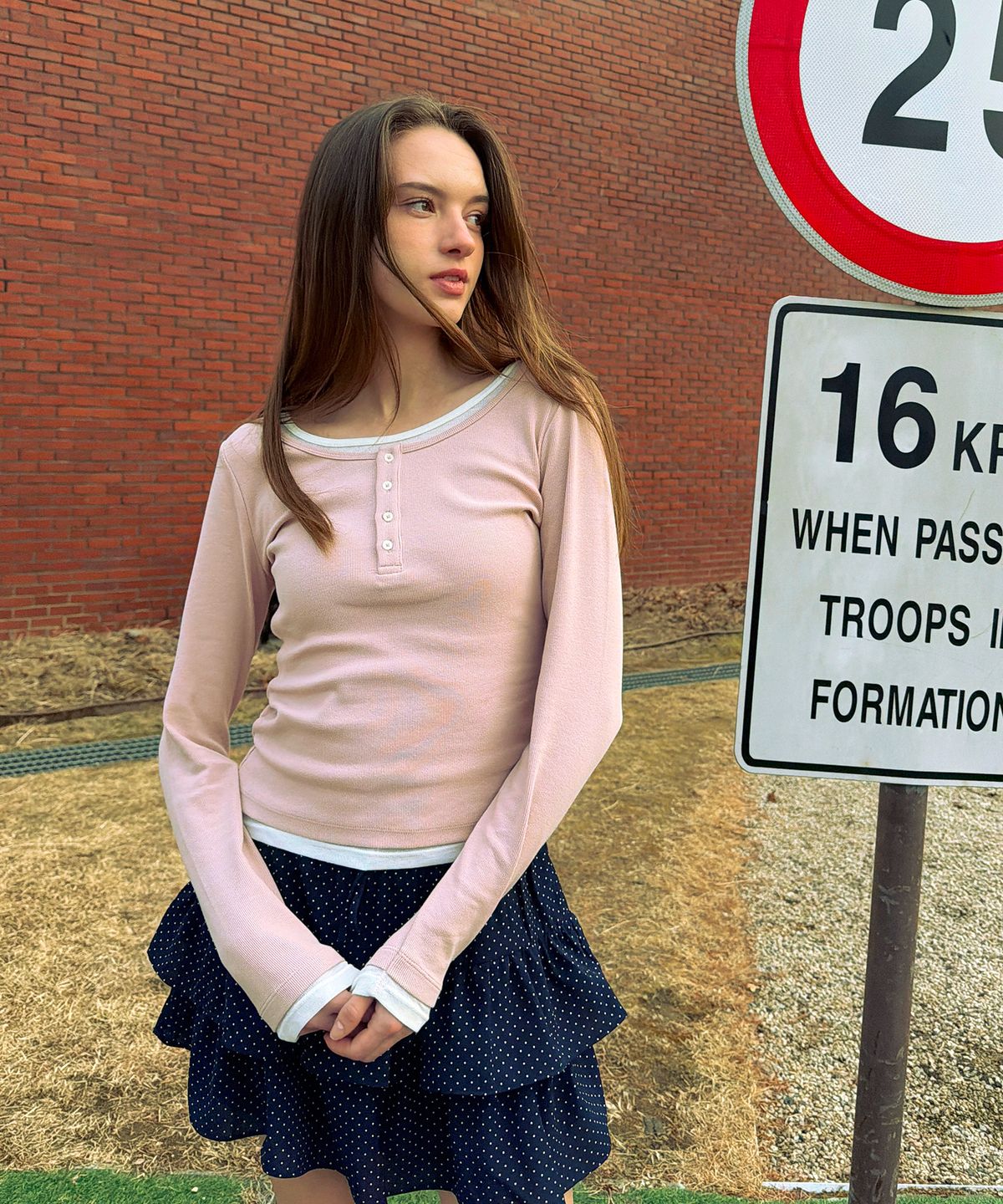 후아유(WHO.A.U) Layered Henry Neck Long Sleeve T-Shirt/WHLAG2283F