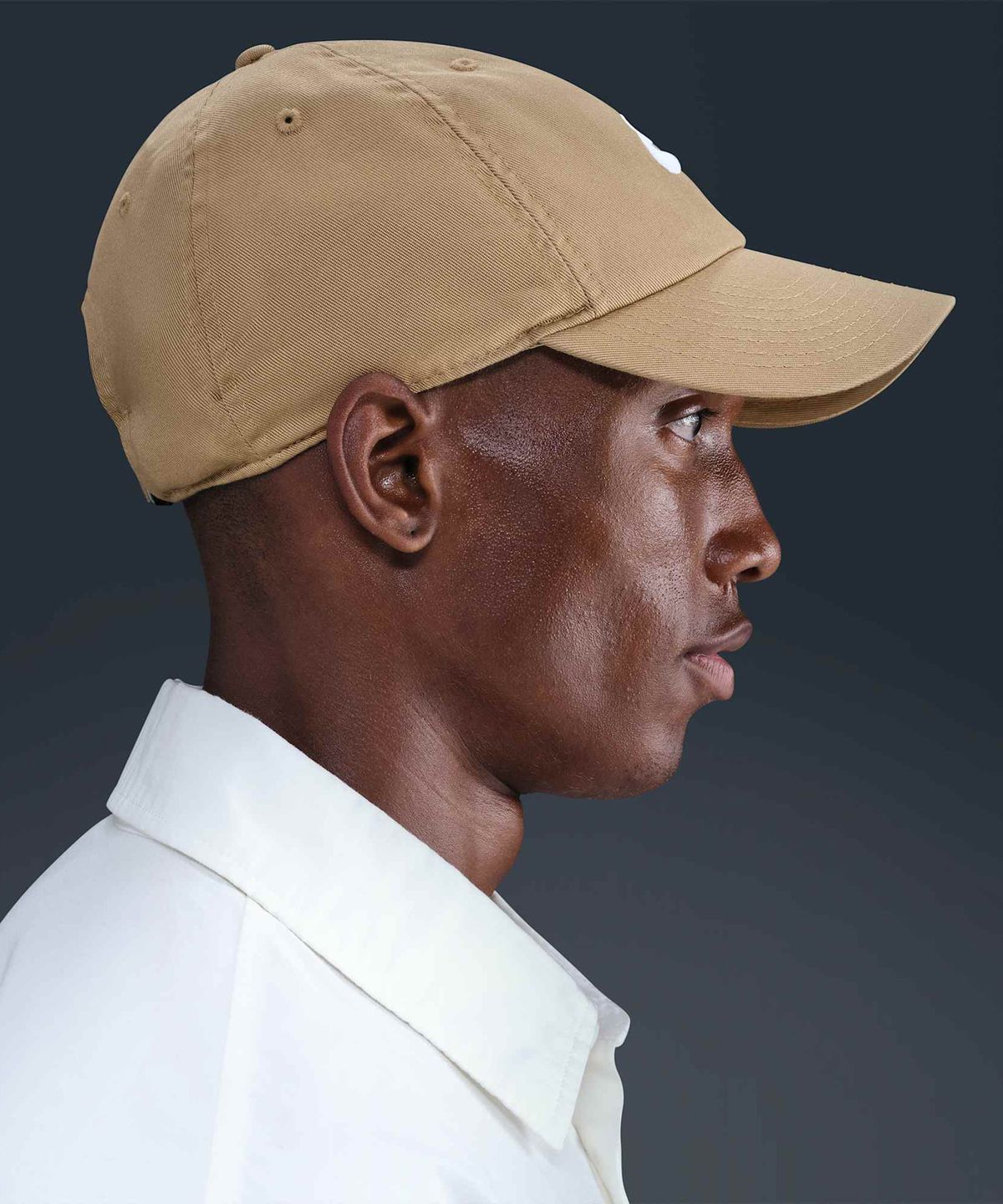 나이키(NIKE) 클럽 언스트럭처드 퓨추라 워시 캡 - 파라슈트 베이지:화이트 / FB5368-297