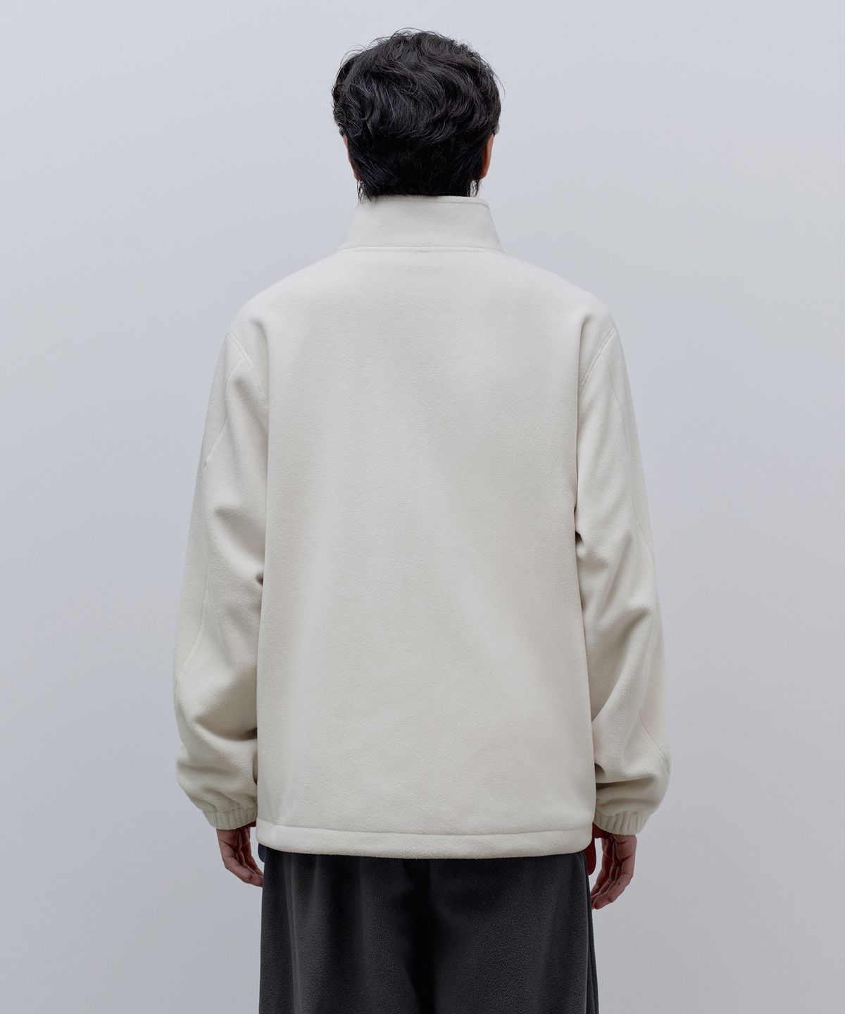 무신사 스탠다드(MUSINSA STANDARD) 에센셜 폴라 플리스 하이넥 재킷 [아이보리]