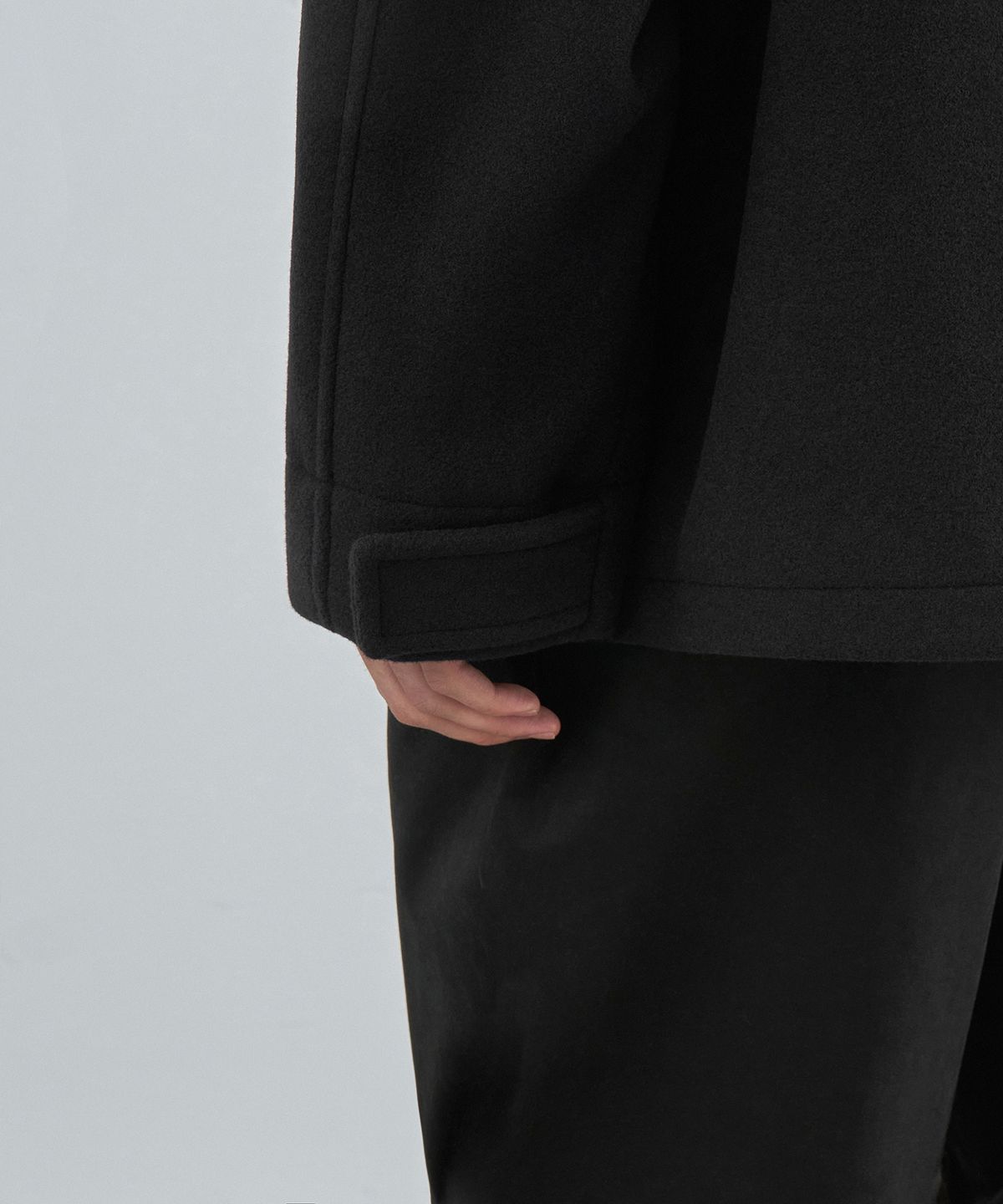 무신사 스탠다드(MUSINSA STANDARD) 울 블렌드 오버사이즈 후디드 쇼트 코트 [블랙]