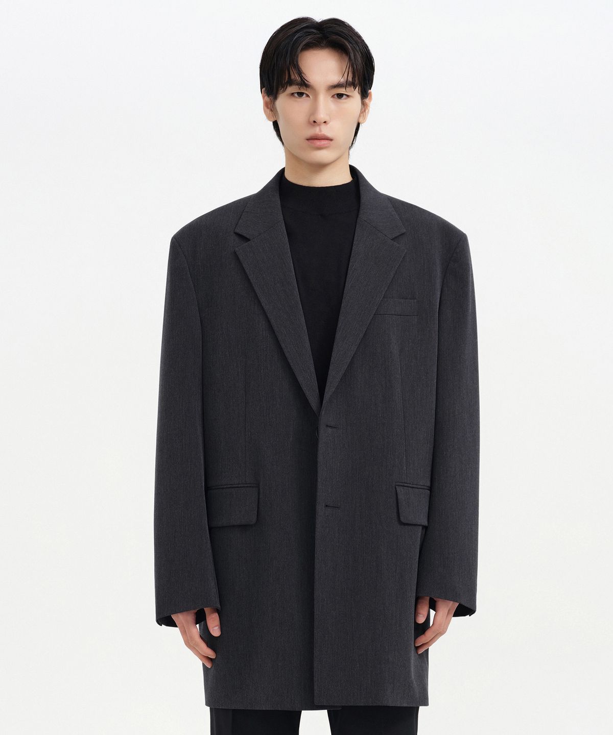 무신사 스탠다드(MUSINSA STANDARD) 오버 숄더 롱 블레이저 [차콜 그레이]