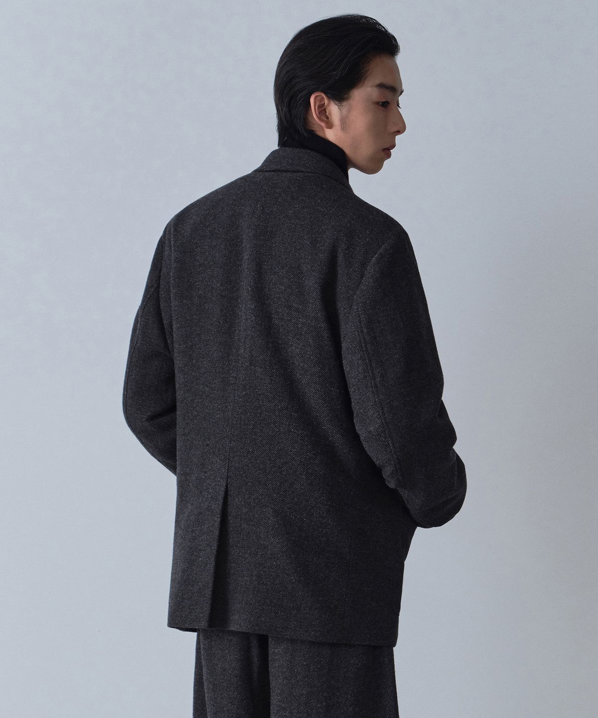 무신사 스탠다드(MUSINSA STANDARD) 울 블렌드 트래디셔널 아웃 포켓 블레이저 [차콜 그레이]