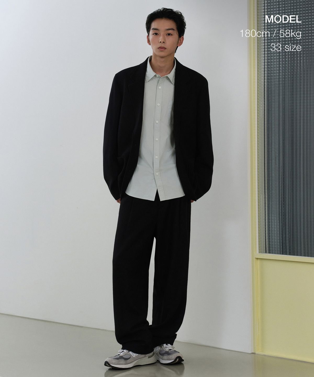 무신사 스탠다드(MUSINSA STANDARD) 울 블렌드 트래디셔널 원 턱 테이퍼드 슬랙스 [블랙]
