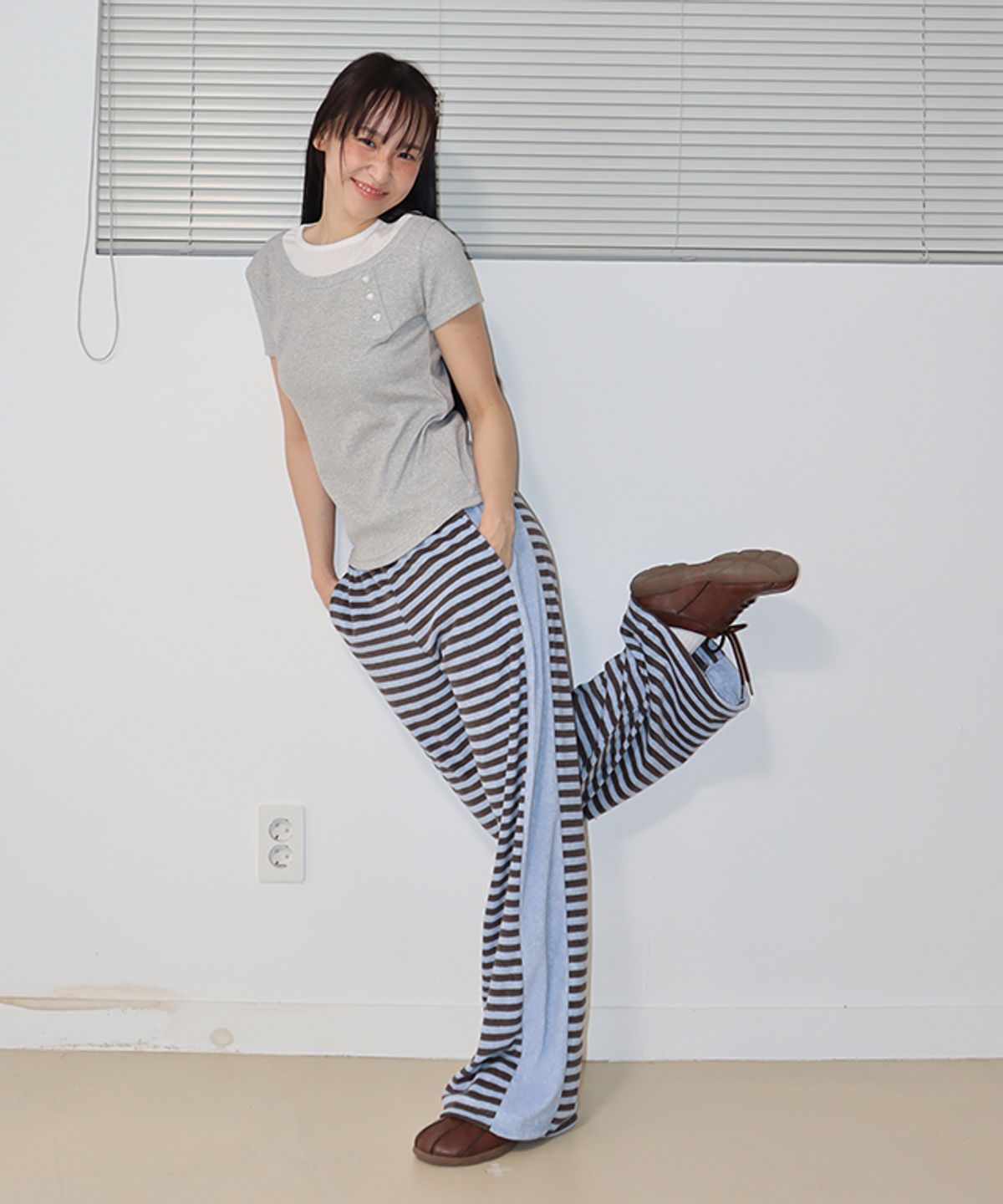 론론(RONRON) TERRY STRIPED COMFY PANTS BLUE BROWN