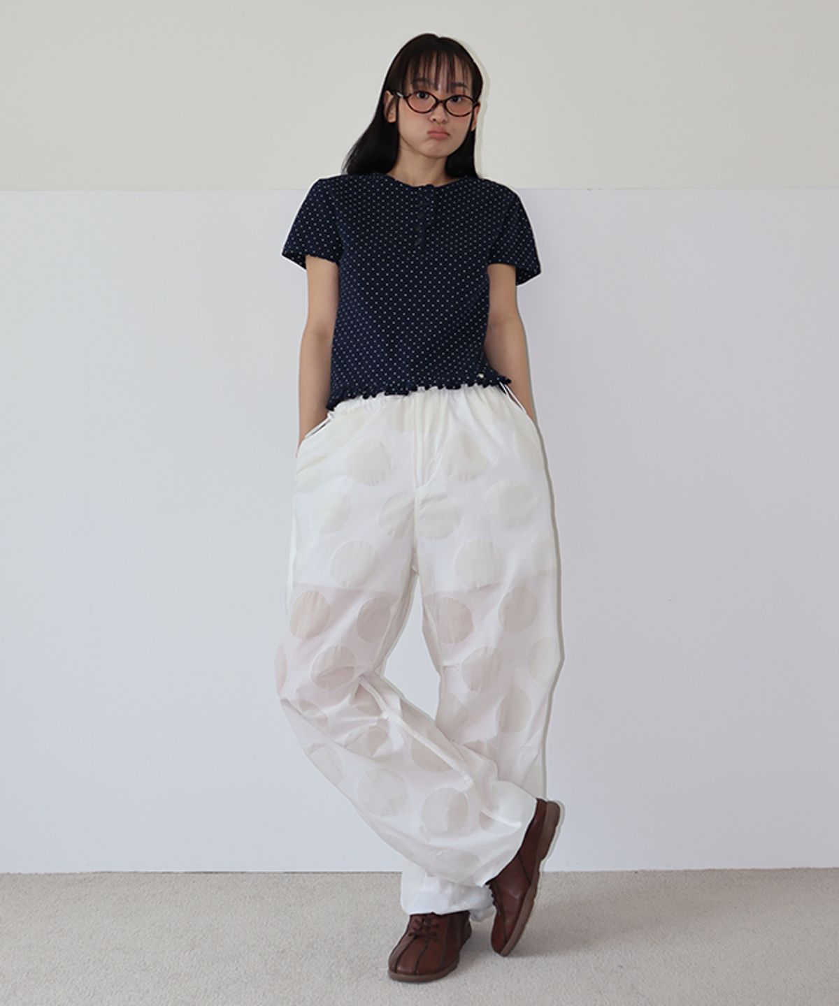 론론(RONRON) DOT RUFFLE HALF SLEEVE T SHIRT NAVY