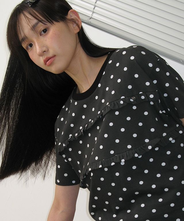 Tシャツ・カットソー RONRON PENDANT LINE FRILL BASIC FIT T SHIRT BLACK RR25AST414 PENDANT LINE FRILL BASIC FIT T SHIRT BLACK - RONRON 론론
