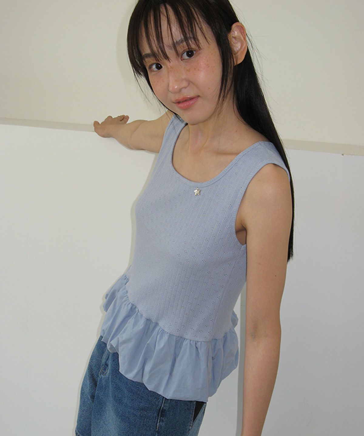 론론(RONRON) EYELET BALLOON SLEEVELESS SOFT BLUE