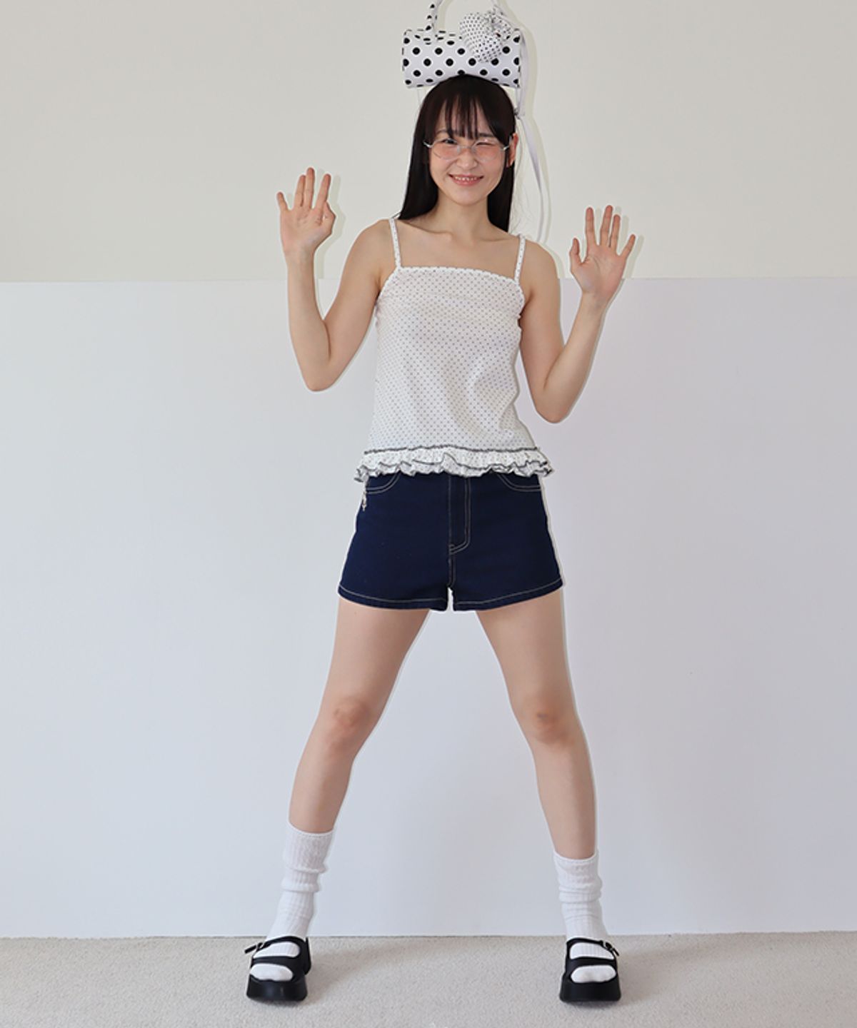 론론(RONRON) DOT FRILL STITCH SLEEVELESS WHITE