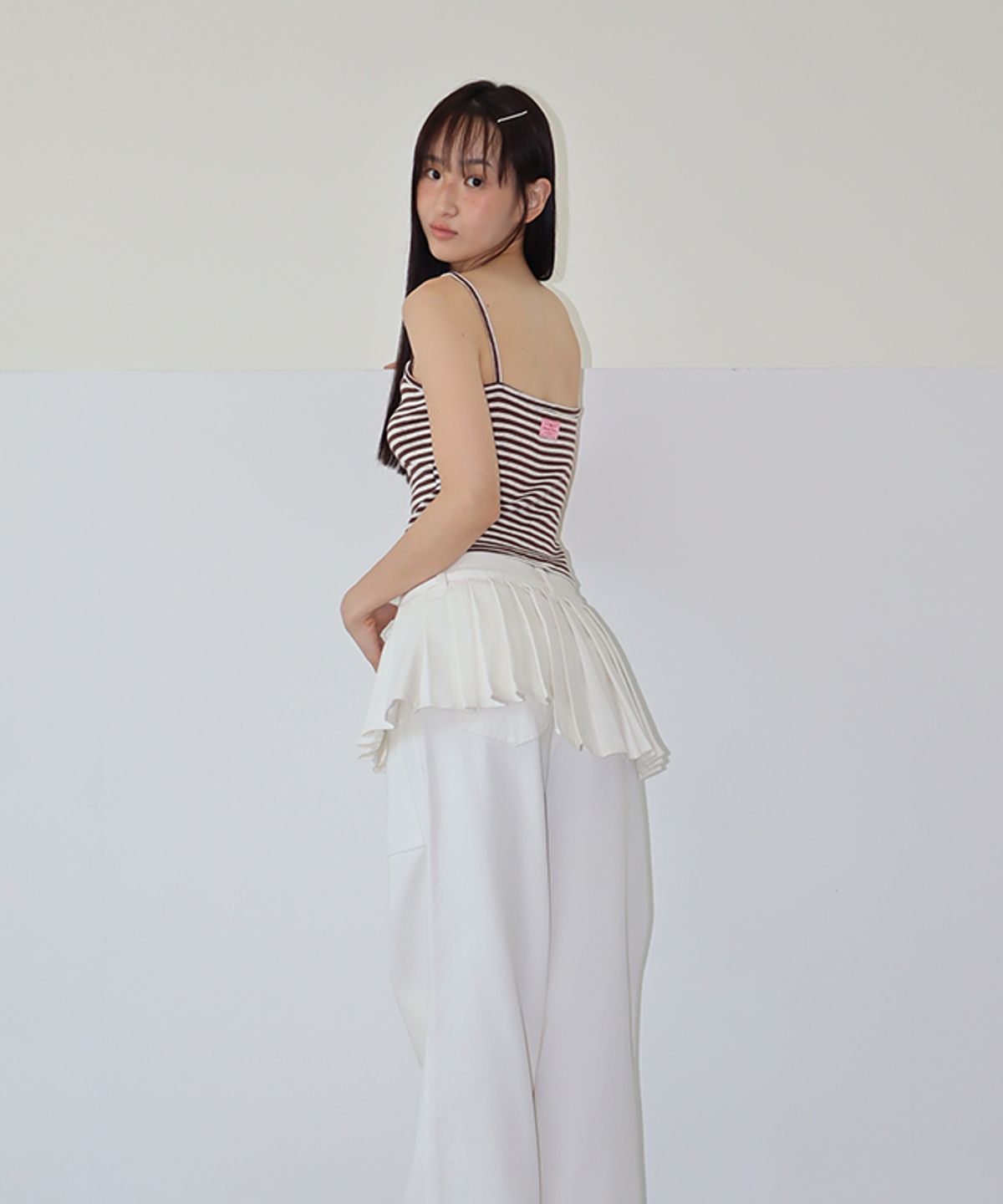 론론(RONRON) HEART BUTTON GOLGI SLEEVELESS BROWN STRIPE