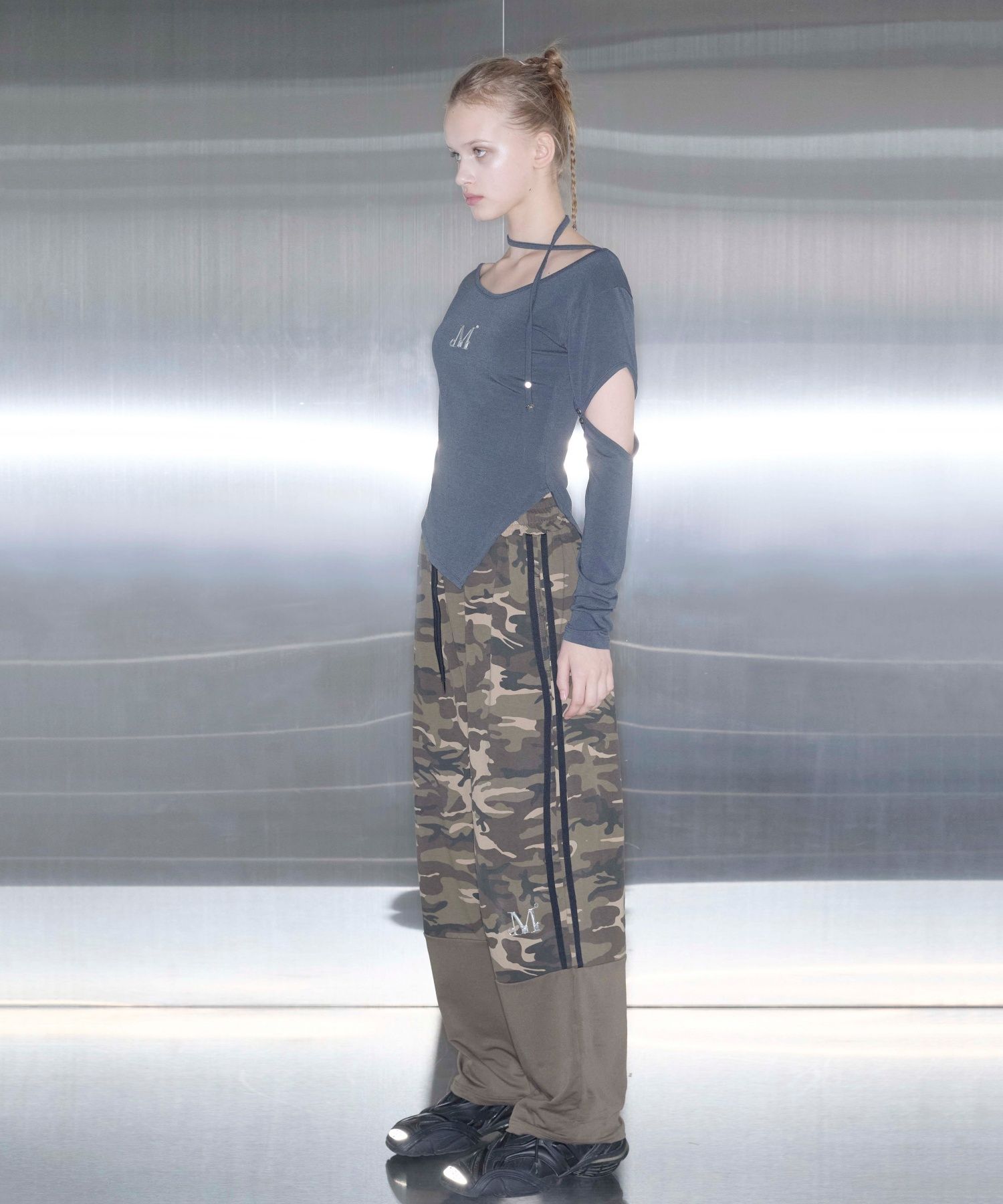 【MUCENT】 MOVE L LOGO CAMO WIDE BANDING PANTS / 追跡付 MUSINSA | MUCENT MOV SETUP METAL LOGO CAMO TAPE WIDE BANDING