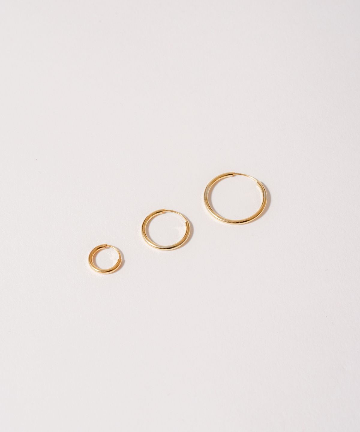 노비스도쿄(NOVICE TOKYO) 슬림 후프 피어스 Thin Hoop Pierce [Sliver925] (2 size) / Gold
