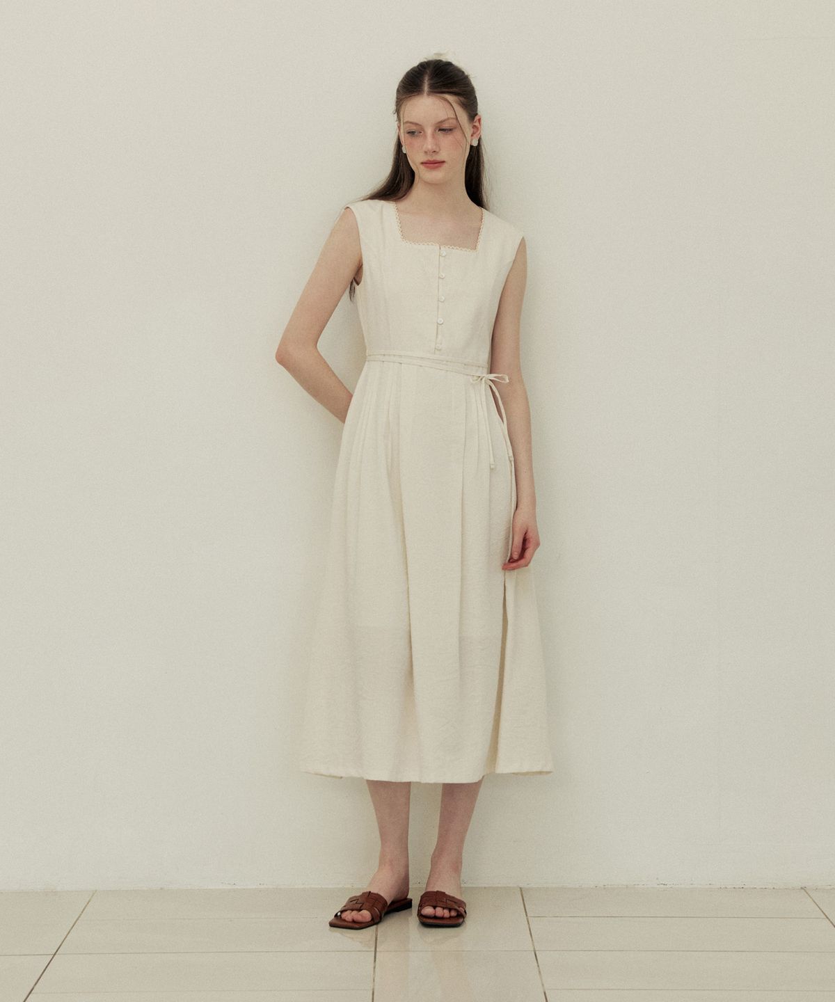 어다울(ADAUL) Classic pintuck line ribbon long dress - natural