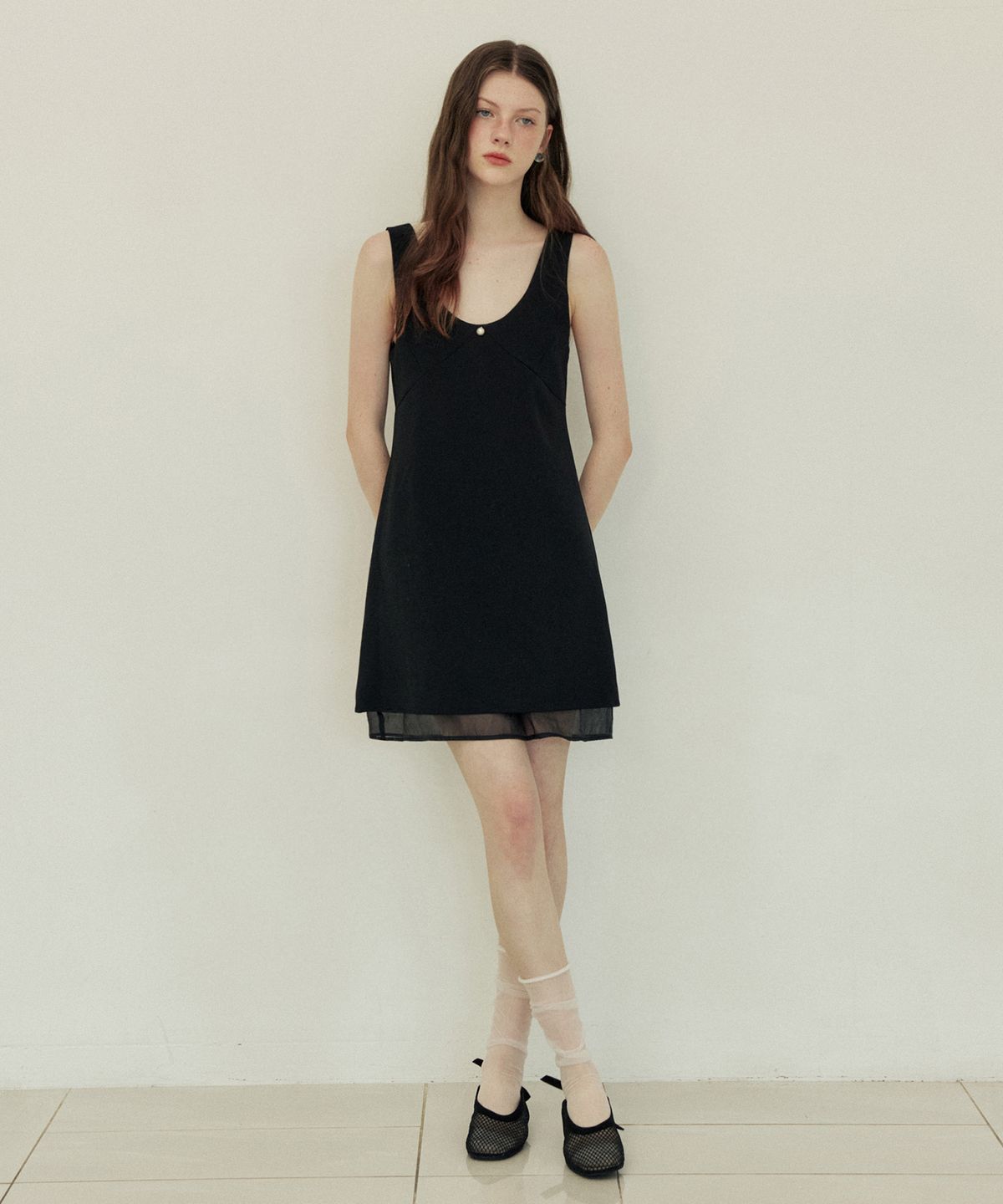 어다울(ADAUL) Deep v neck pearl point double mini dress - black
