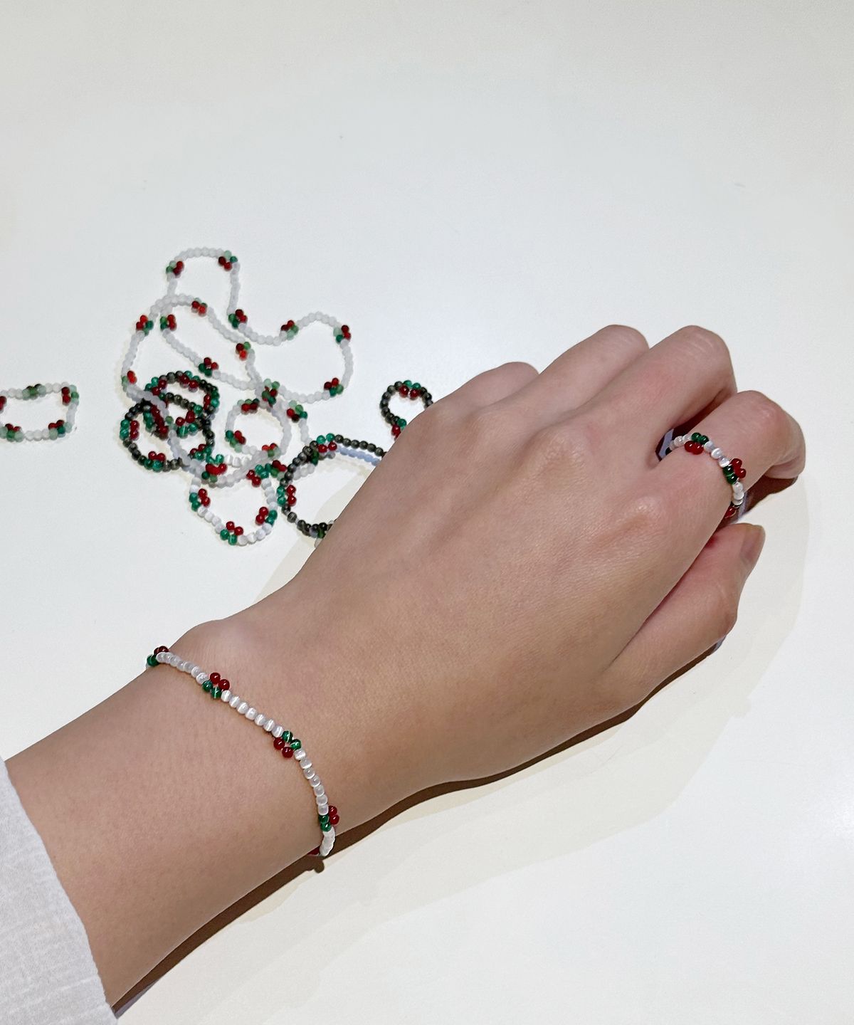 모노플럭스(MONOFLUX) [SET] 체리 퍼프 팔찌&반지_Milky Puff (캣츠아이 화이트)