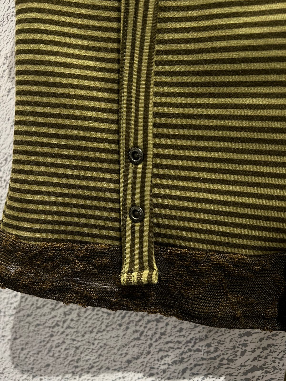 솜속(SOMSOC) SALLY STRIPE SCARF TOP_KHAKI