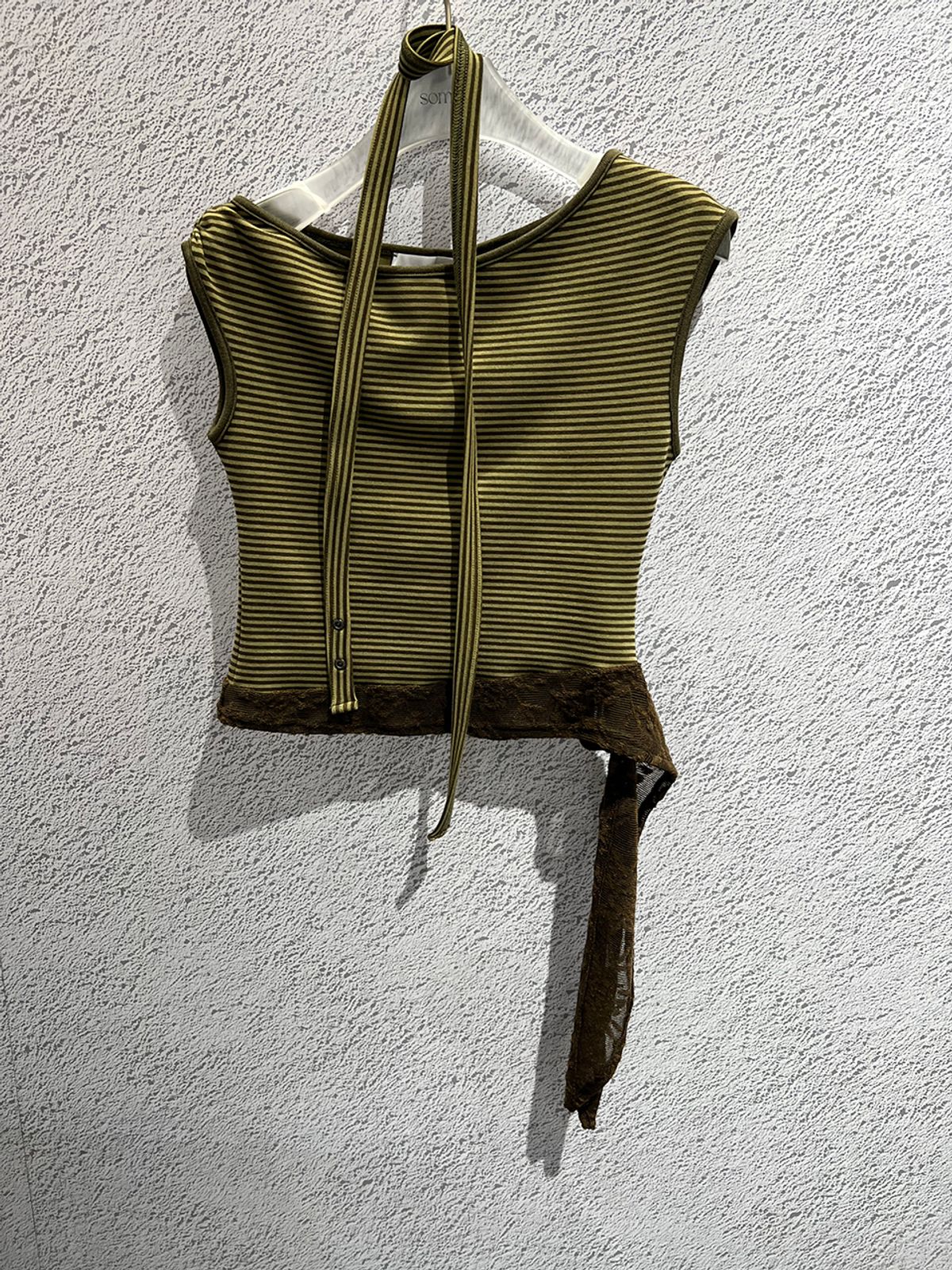 솜속(SOMSOC) SALLY STRIPE SCARF TOP_KHAKI