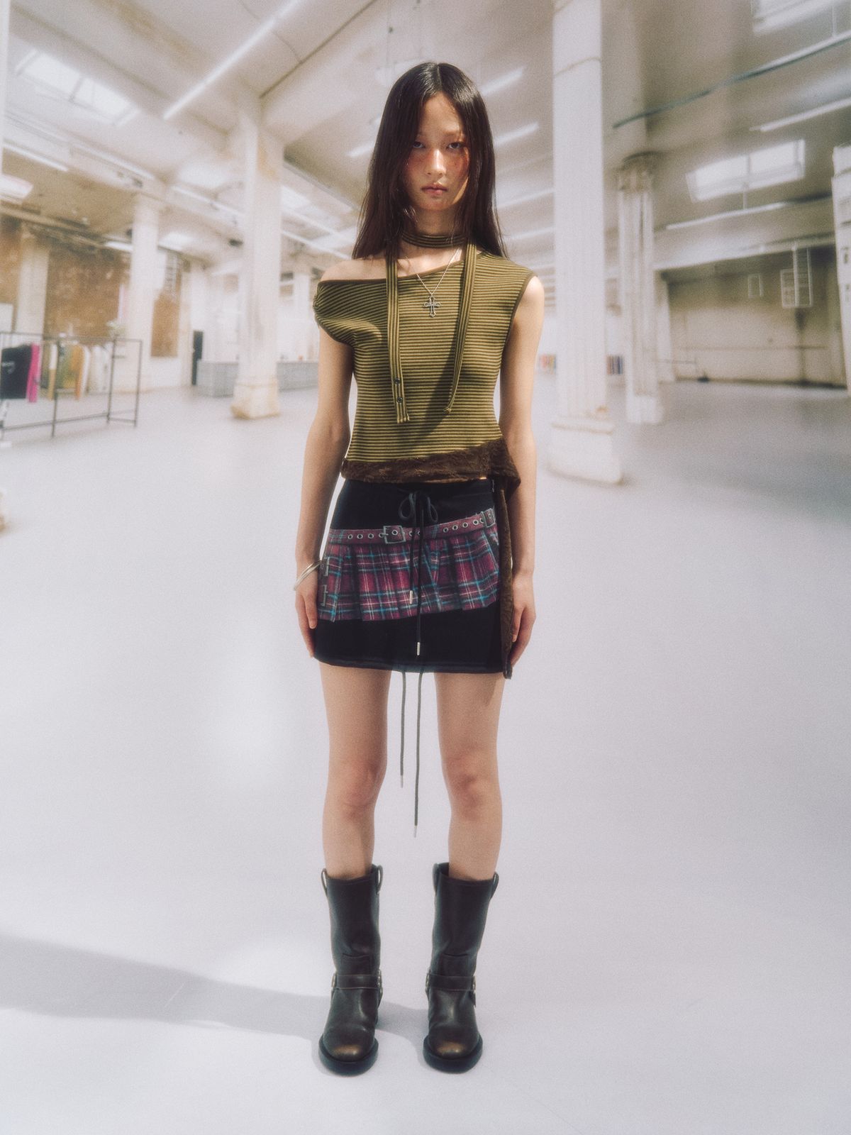 솜속(SOMSOC) SALLY STRIPE SCARF TOP_KHAKI