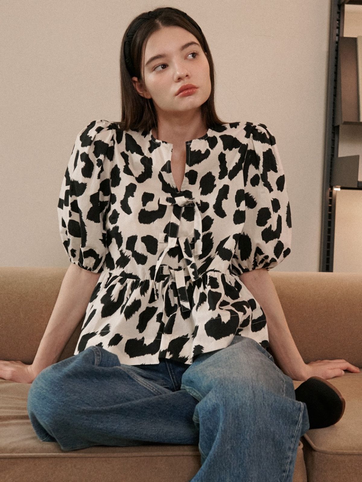 히비스커스블룸(HIBISCUS BLOOM) 줄리 퍼프 블라우스 [Leopard White]