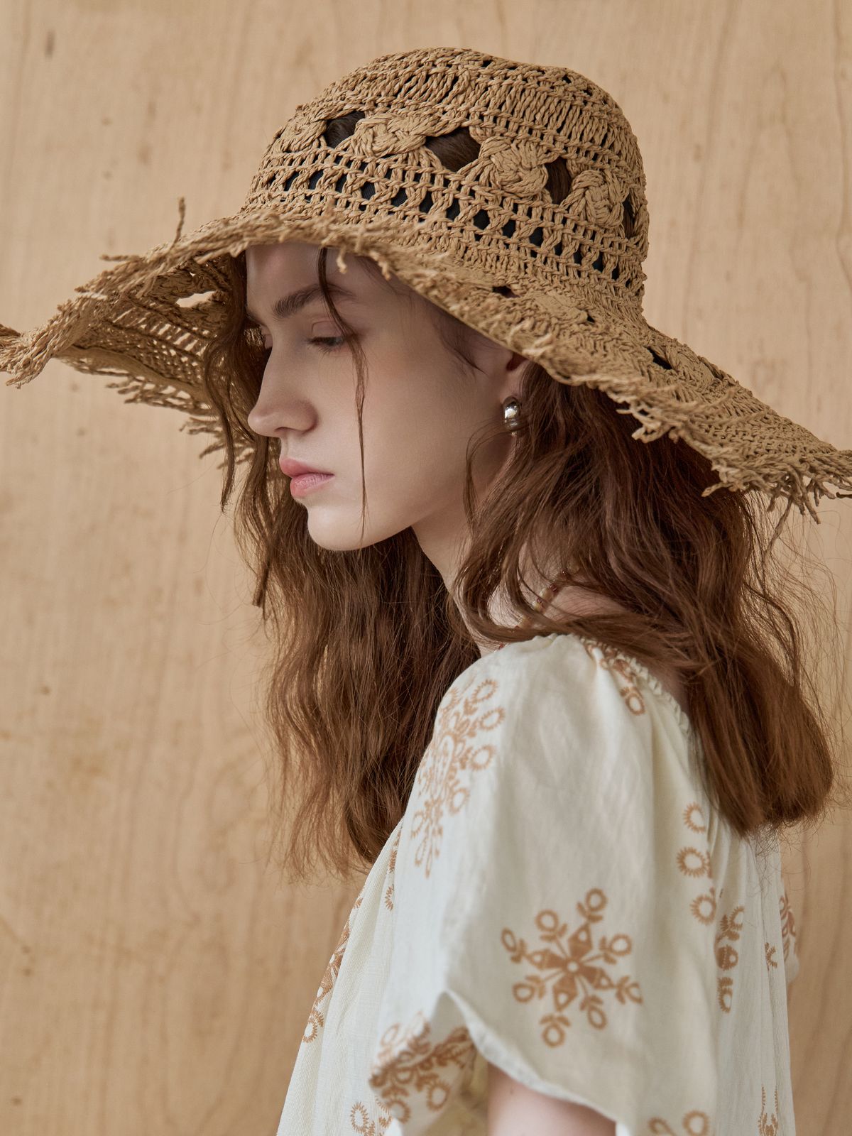 마쟈(MAXZA) 빈티지 내추럴 펀칭 와이드 라피아 플로피햇