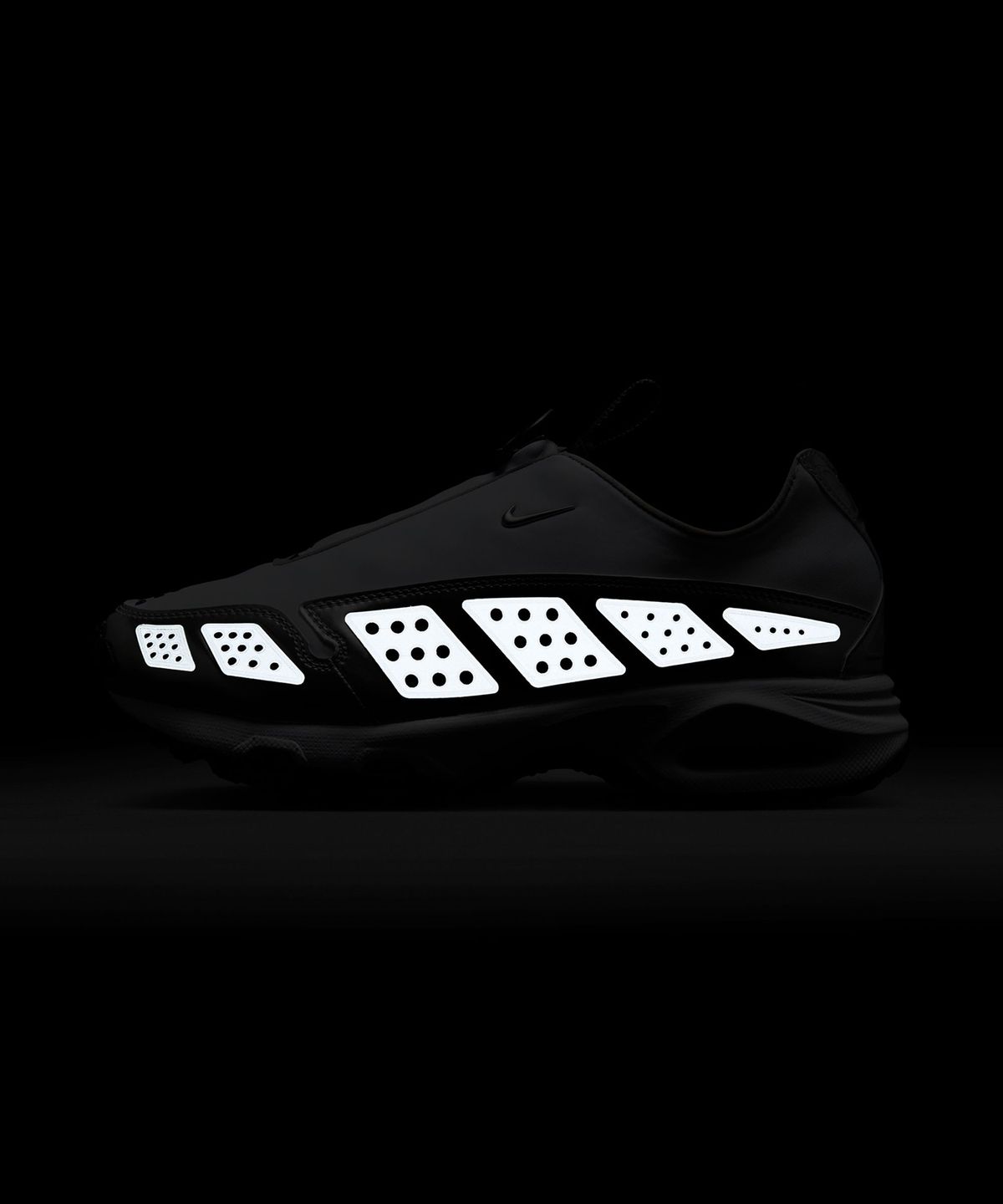 나이키(NIKE) 에어맥스 SNDR - 화이트:메탈릭실버 / HJ4130-100