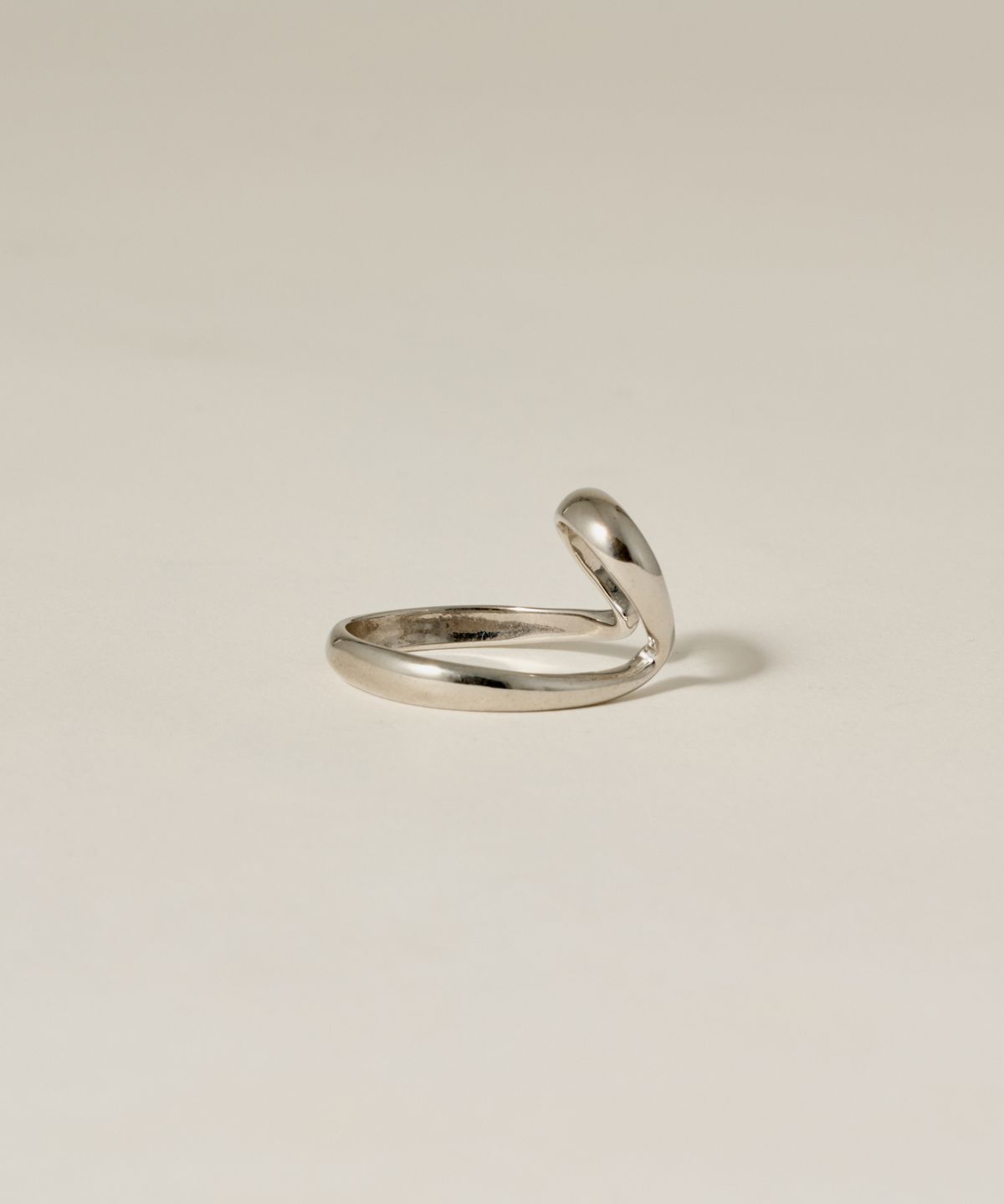 노비스도쿄(NOVICE TOKYO) 더블 레이어드 후프 이어커프 Double Layered Hoop Ear Cuff / Silver