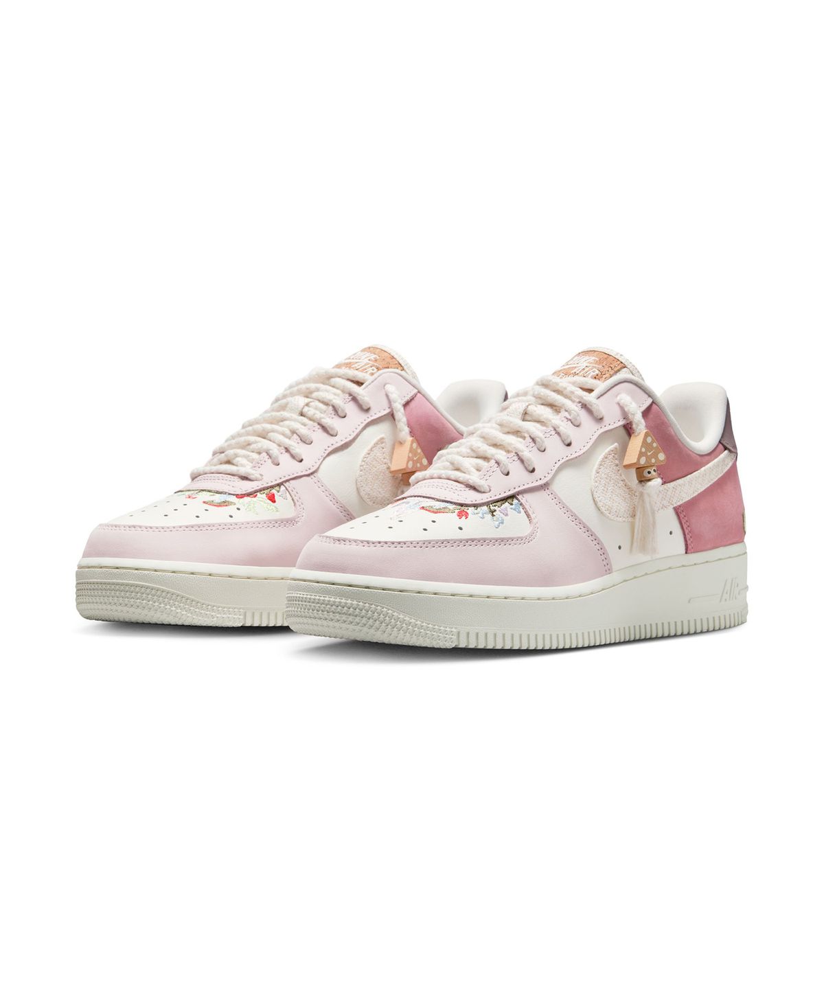 나이키(NIKE) 에어 포스 1 07 LX - 세일 / IB8874-111