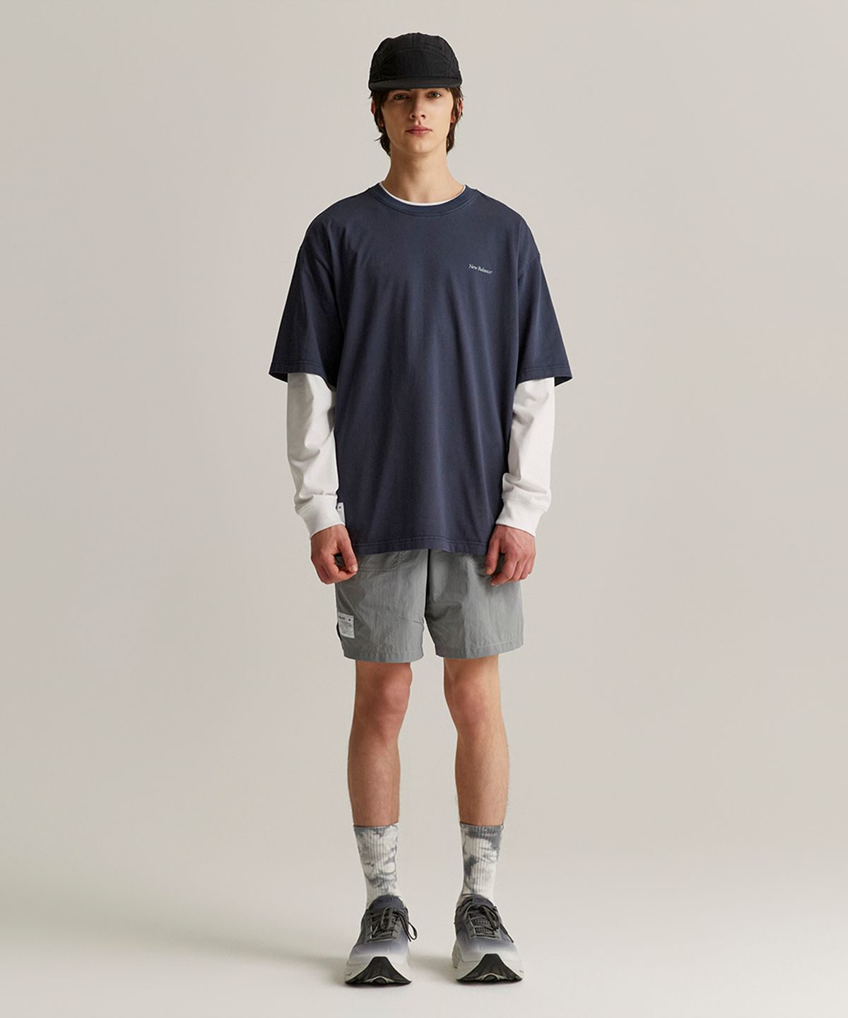 뉴발란스(NEW BALANCE) NBNEF31743 / UNI Ndurance 레터링 반팔티 (NAVY)