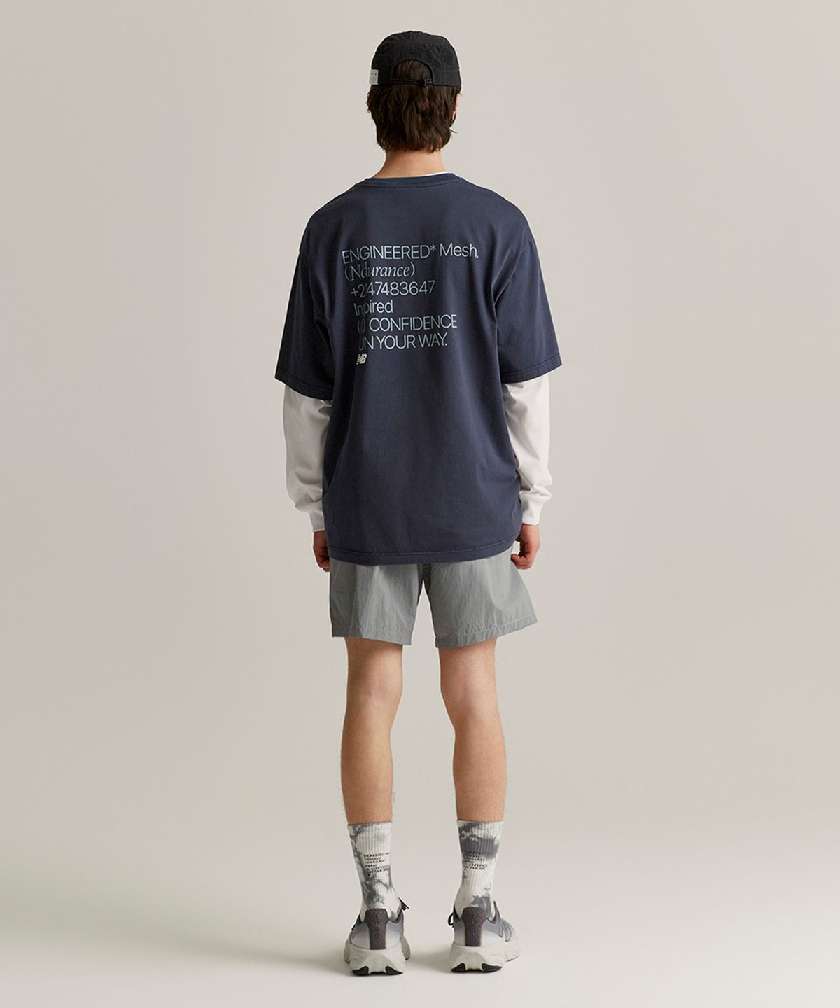 뉴발란스(NEW BALANCE) NBNEF31743 / UNI Ndurance 레터링 반팔티 (NAVY)