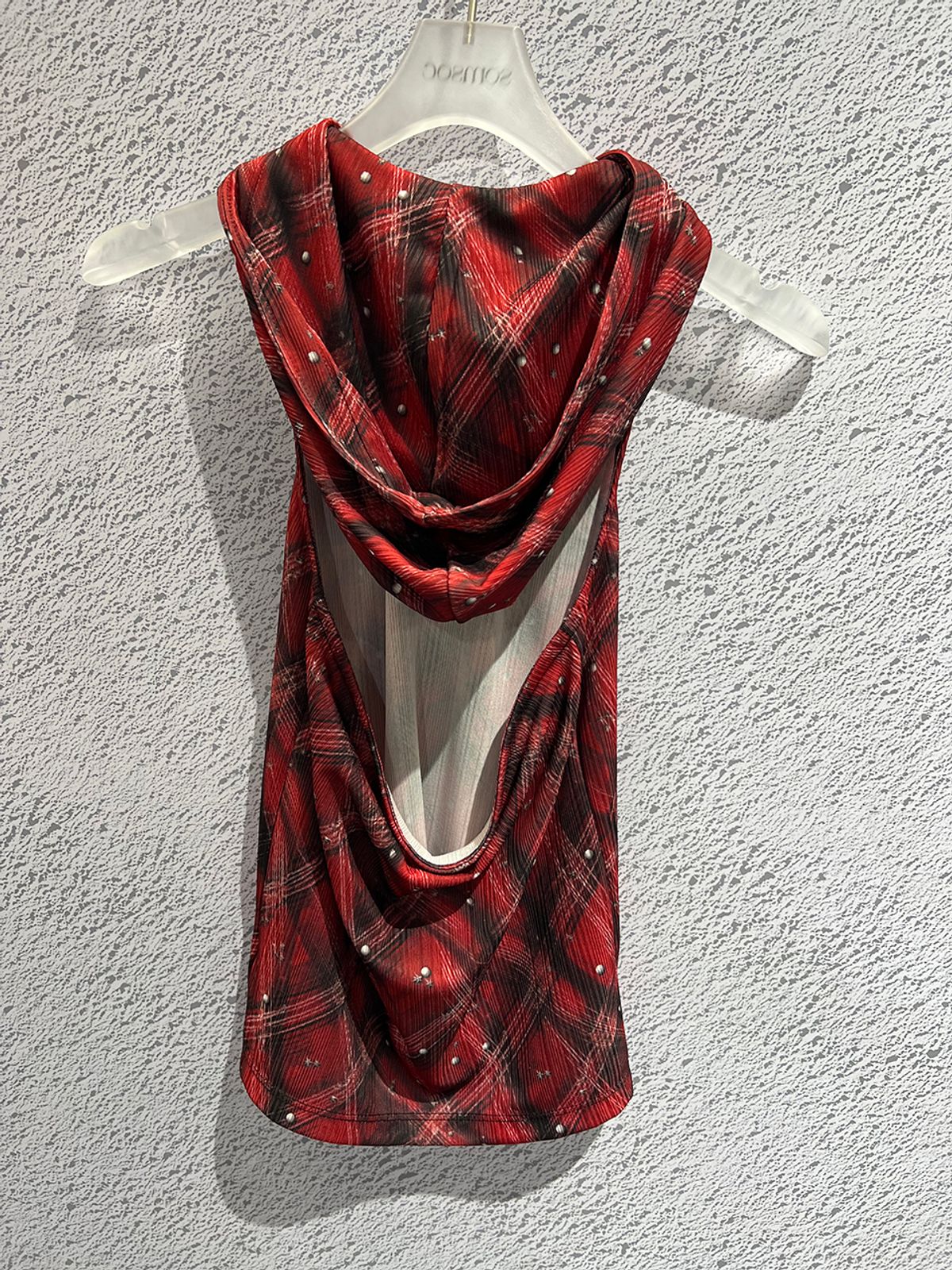 솜속(SOMSOC) KYLIN HOODIE SLEEVELESS TOP_RED