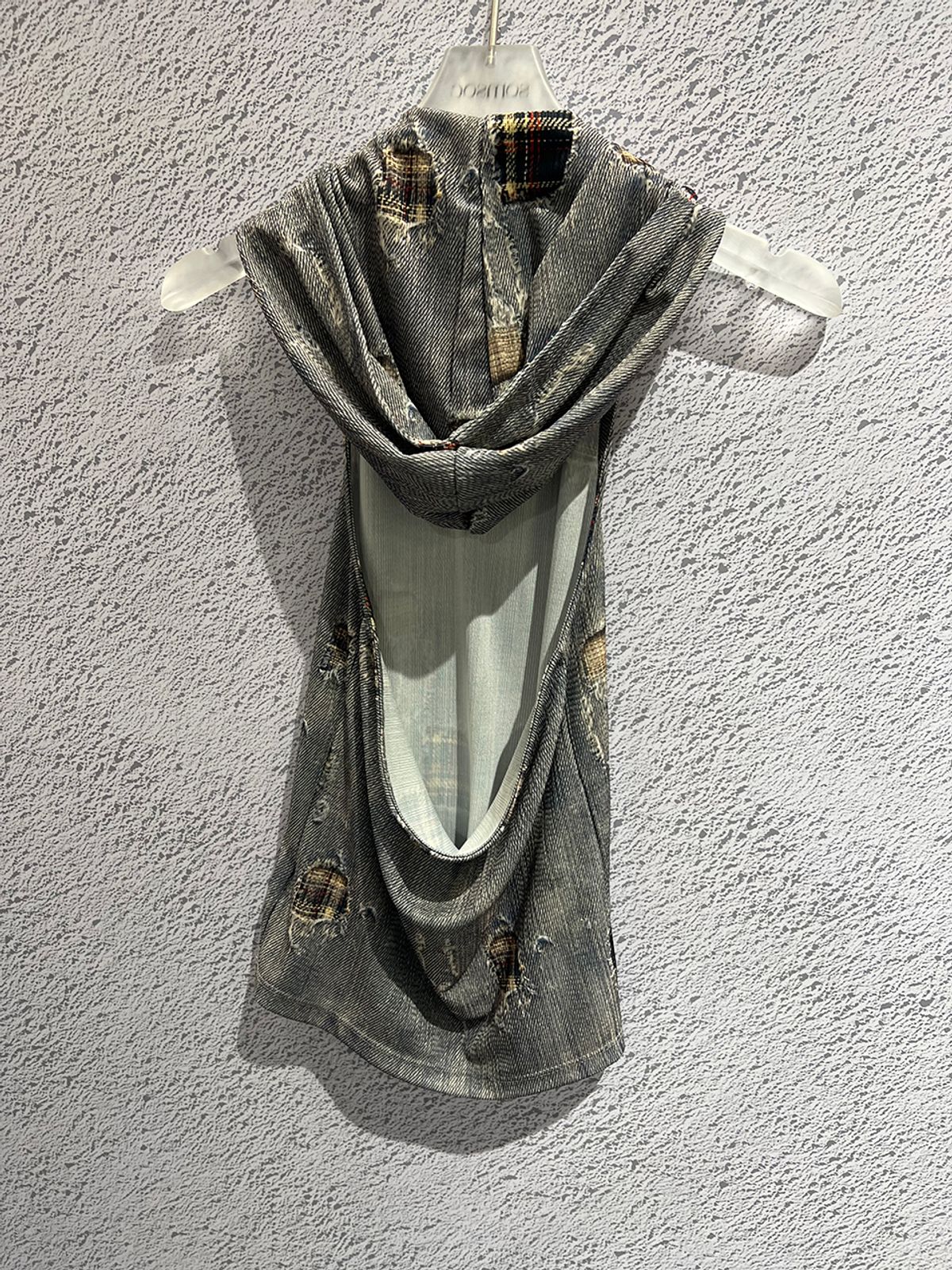 솜속(SOMSOC) KYLIN HOODIE SLEEVELESS TOP_DENIM