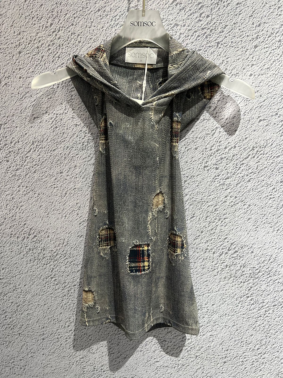 솜속(SOMSOC) KYLIN HOODIE SLEEVELESS TOP_DENIM
