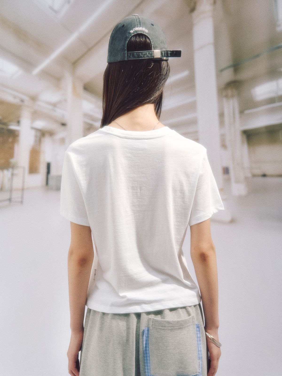 솜속(SOMSOC) PUNKY SLOGAN CROP TOP_WHITE