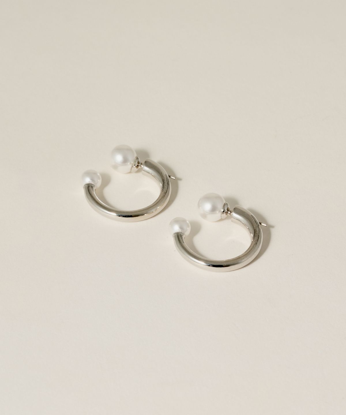 노비스도쿄(NOVICE TOKYO) 더블 진주 후프 피어스 Double Pearl Hoop Pierce / Silver
