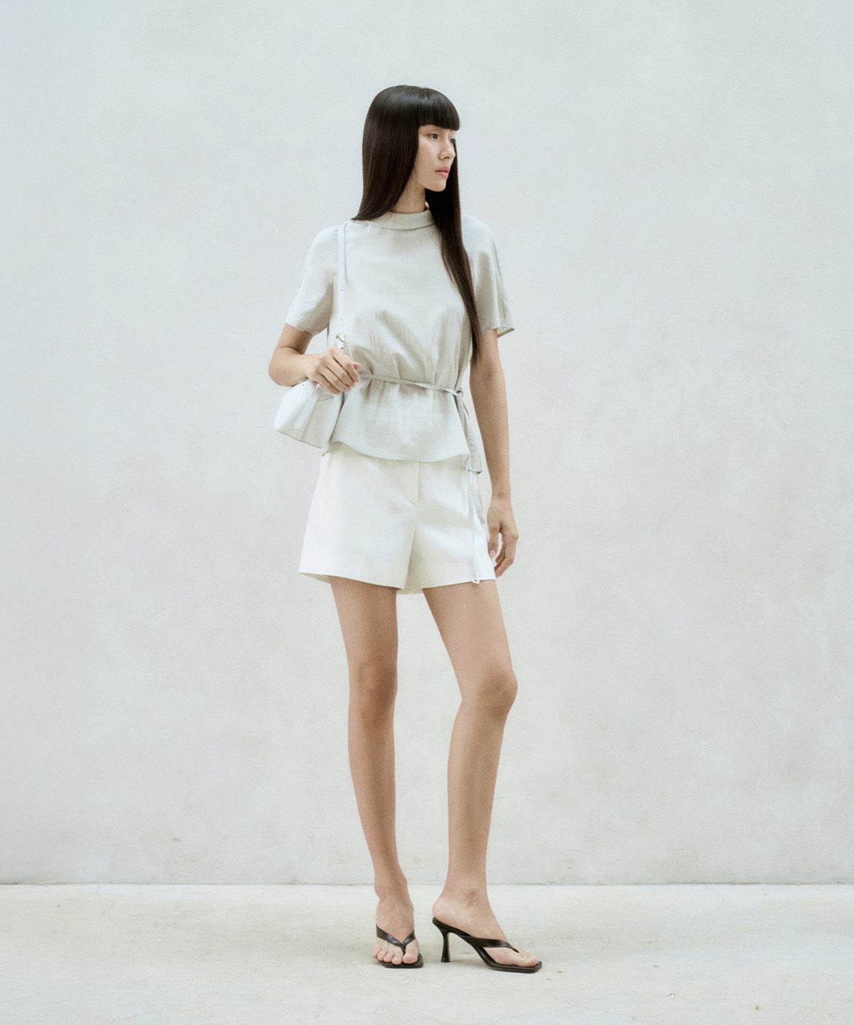 리이(RE RHEE) FRONT-BACK REVERSIBLE TIE BLOUSE CREAMY BASIL