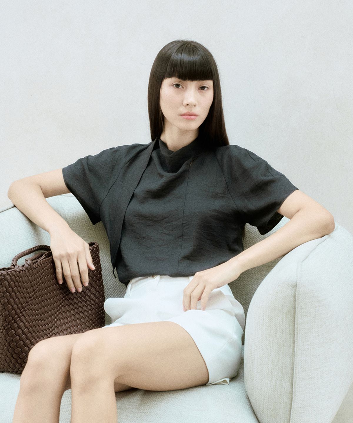 리이(RE RHEE) SLIT NECK TIE BLOUSE BLUE GREEN