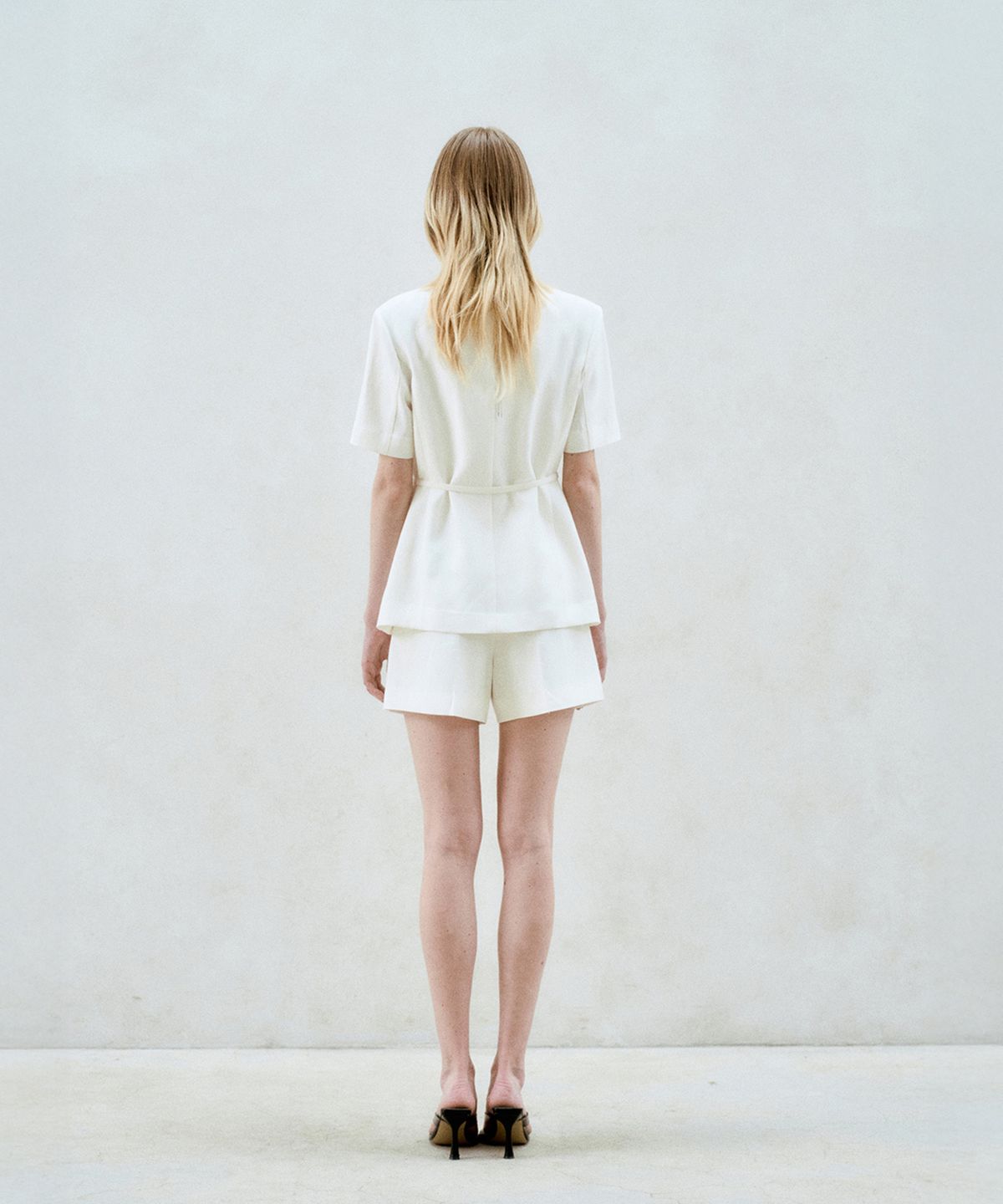 리이(RE RHEE) LINEN BLND COLLARLESS JACKET