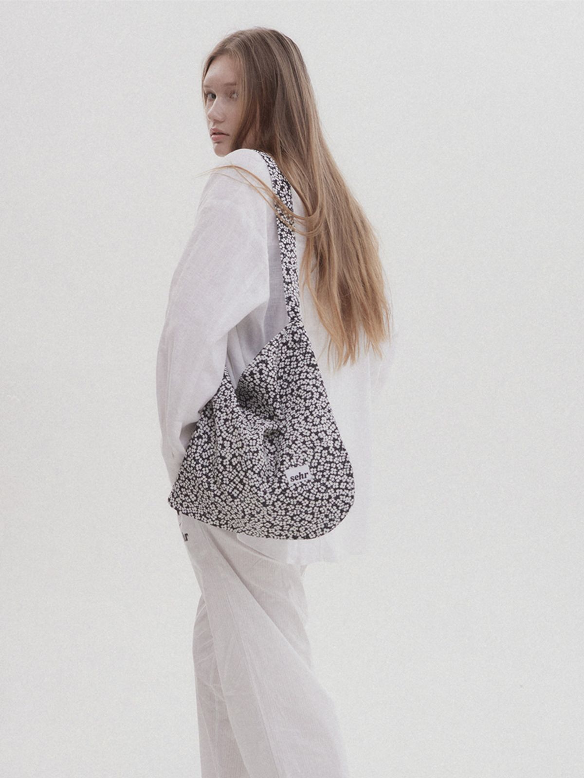 세르(SEHR) Flower Easy Bag (Black White)