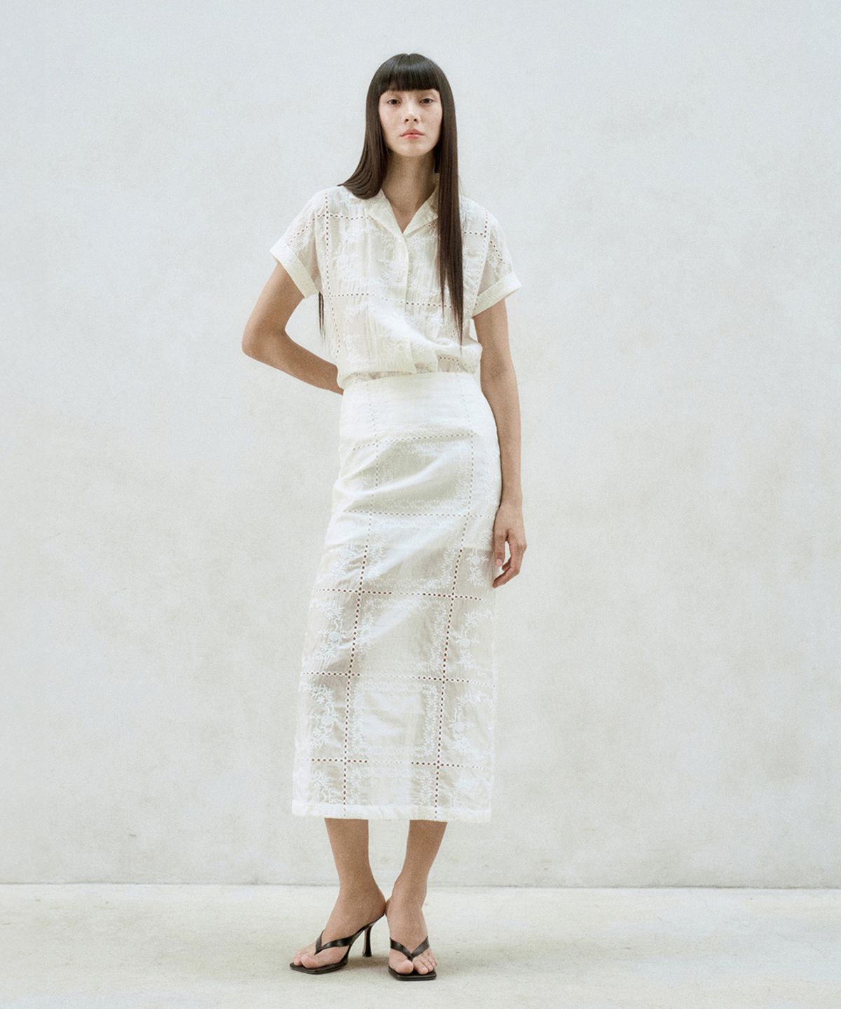 리이(RE RHEE) CROCHET SHEER MIDI SKIRT