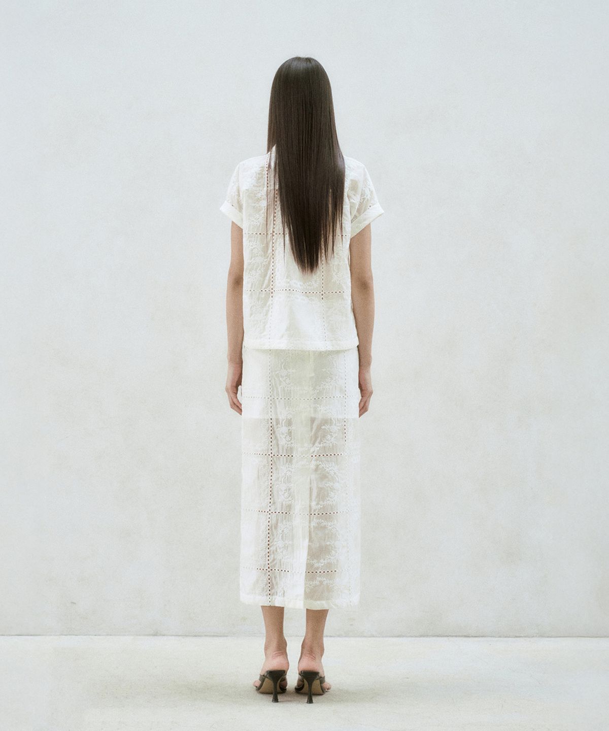 리이(RE RHEE) CROCHET HALF SLEEVE SHIRT