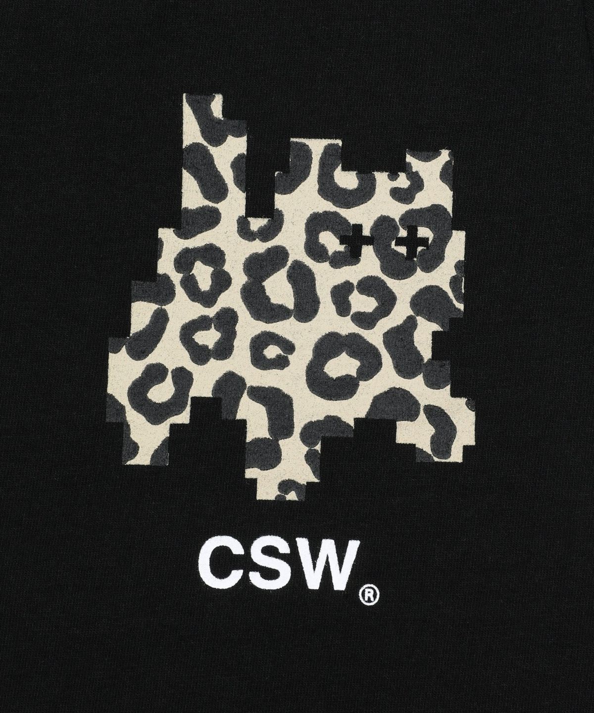 캣세이브더월드(CATSAVETHEWORLD) 사바 레오파드 픽셀 아트 로고 반팔 티