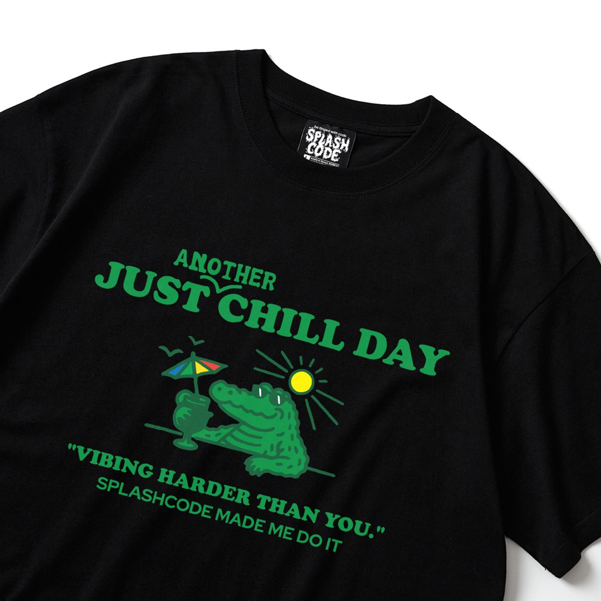 스플래시코드(SPLASHCODE) 반팔 티셔츠 블랙 - 저스트 칠 데이(Just Chill Day)