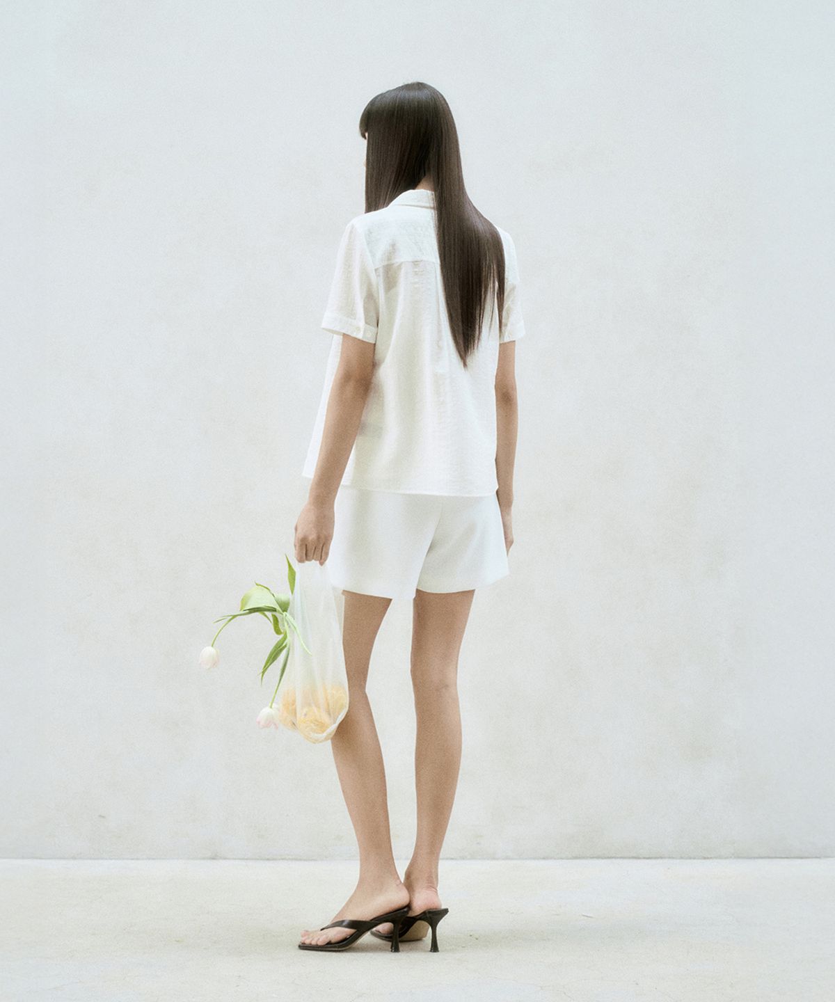 리이(RE RHEE) SILKY STRIPPED HALF SLEEVE SHIRT