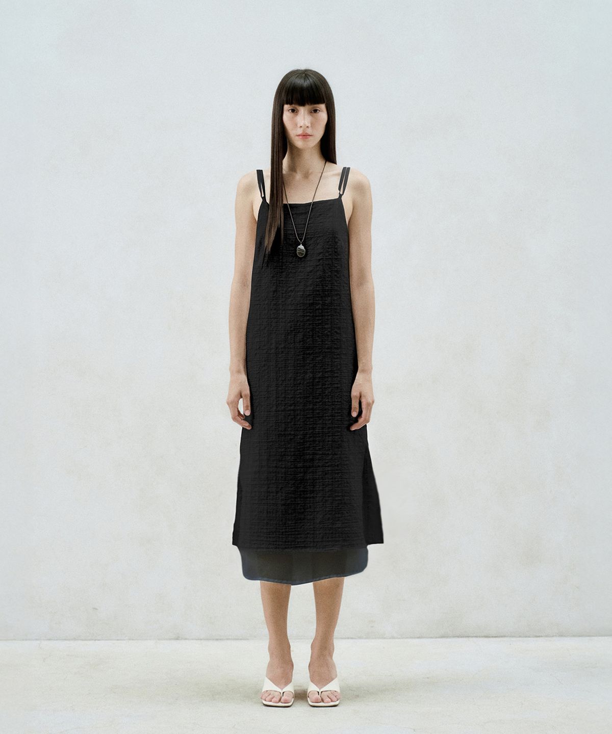리이(RE RHEE) CHECKED-CHIFFON LAYERED MIDI DRESS BLACK