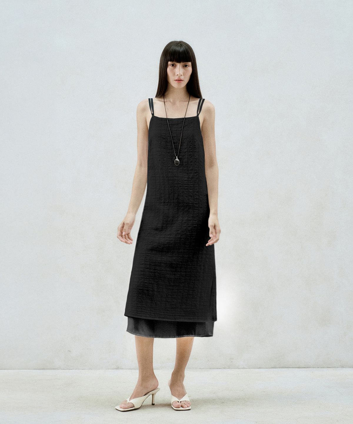 리이(RE RHEE) CHECKED-CHIFFON LAYERED MIDI DRESS BLACK